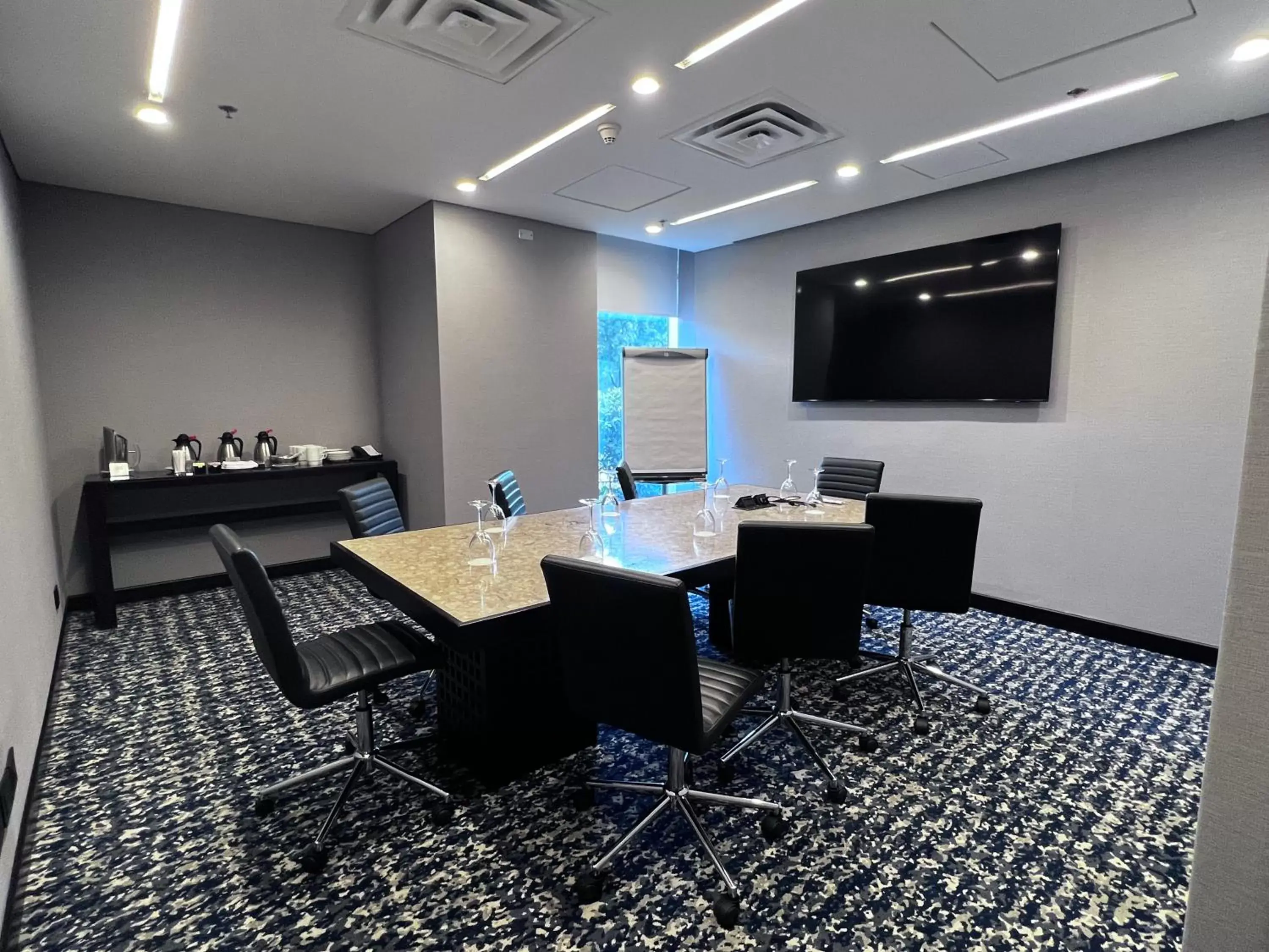 Meeting/conference room in Holiday Inn Bogota Airport, an IHG Hotel