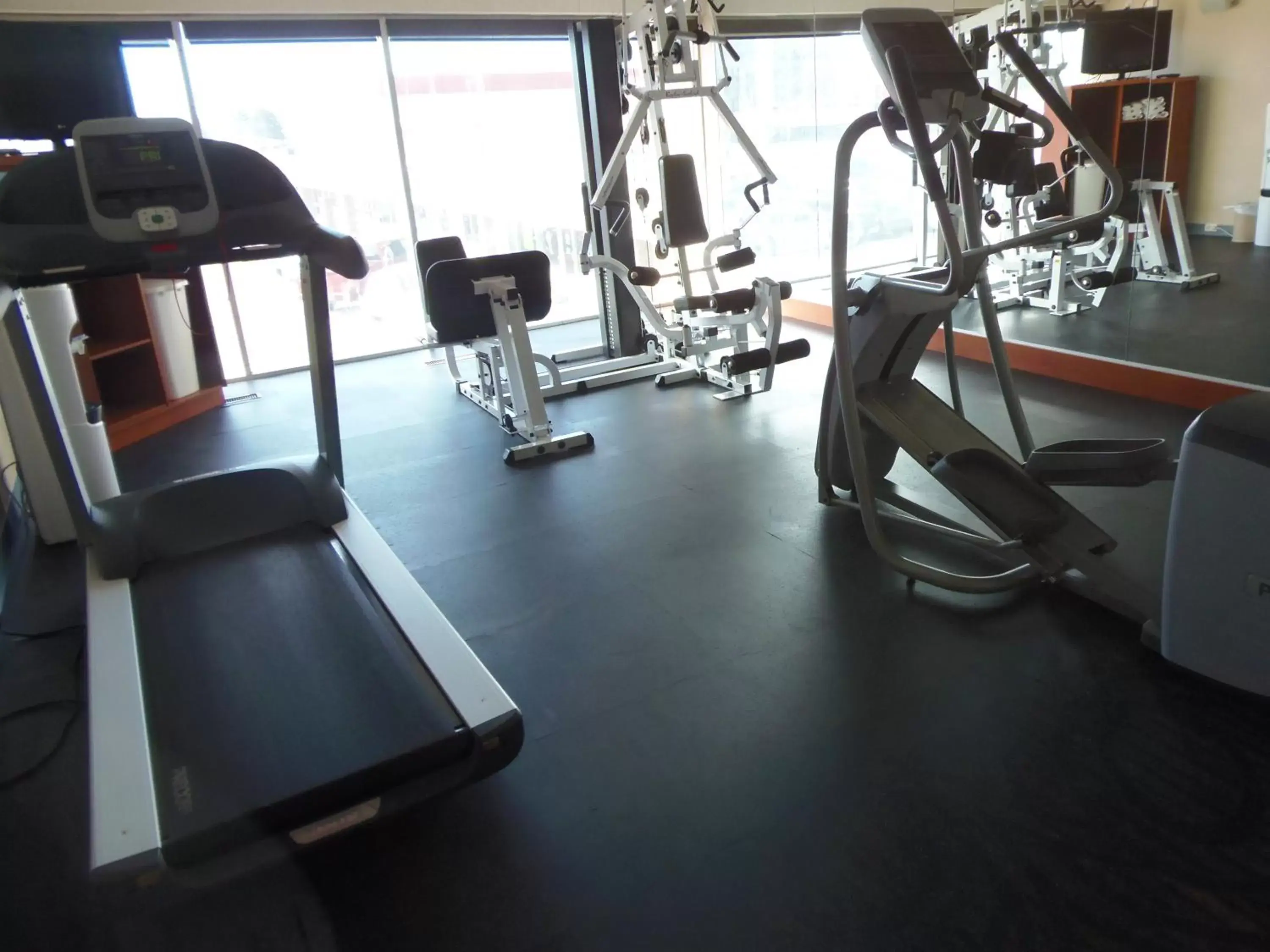 Fitness centre/facilities, Fitness Center/Facilities in Rosslyn Inn & Suites