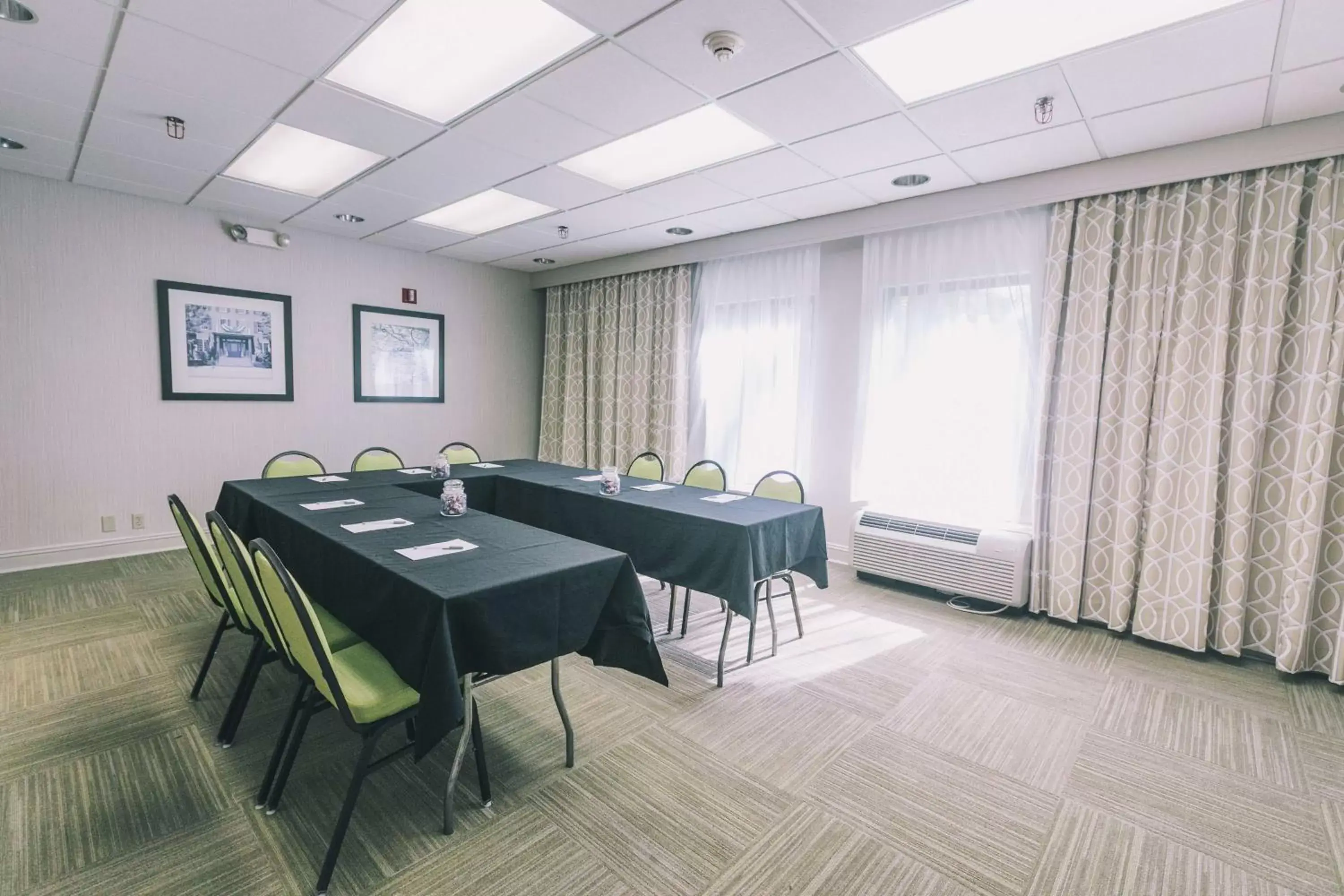 Meeting/conference room in Hampton Inn Tallahassee-Central