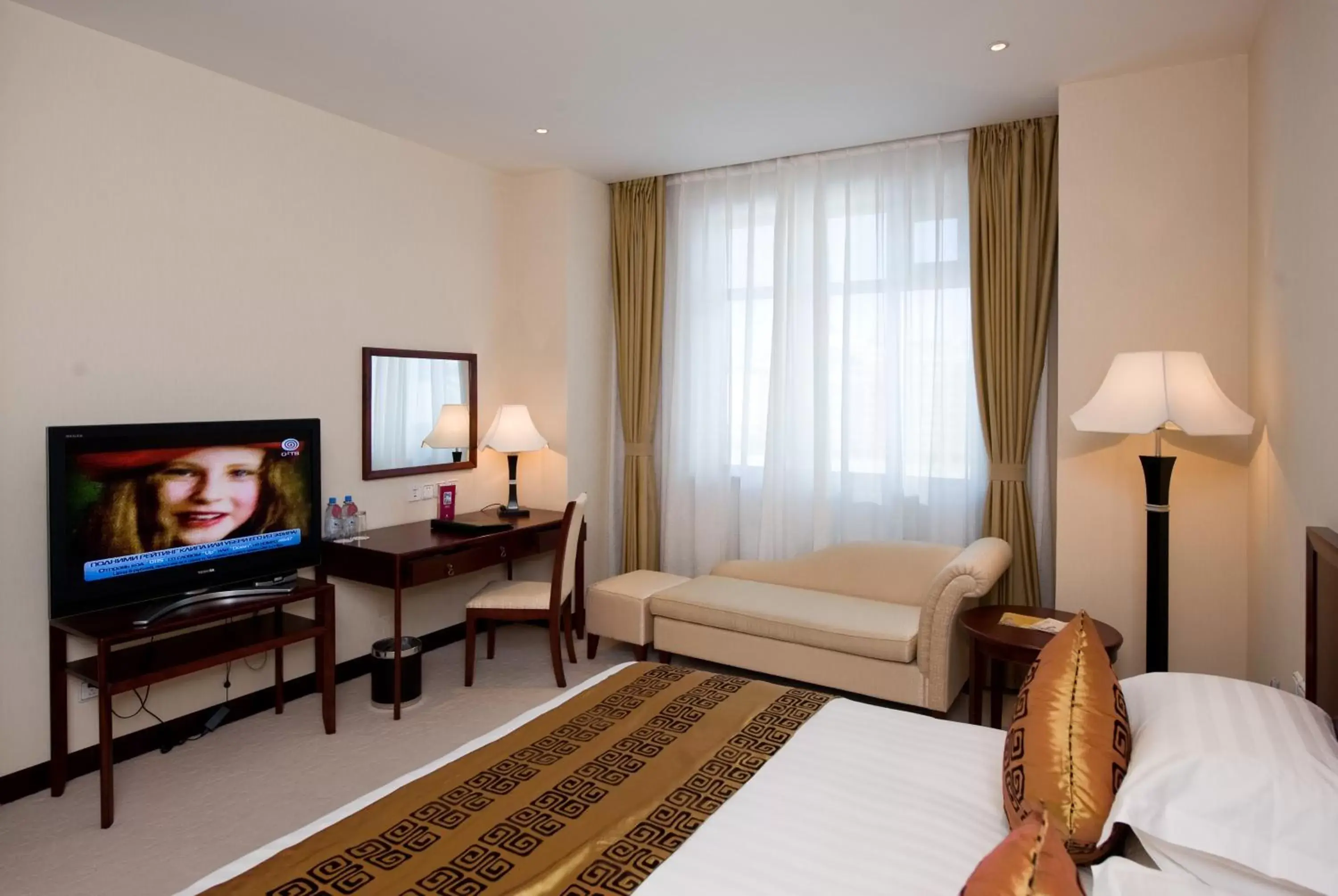 Photo of the whole room, TV/Entertainment Center in Beijing Palace Soluxe Hotel Astana