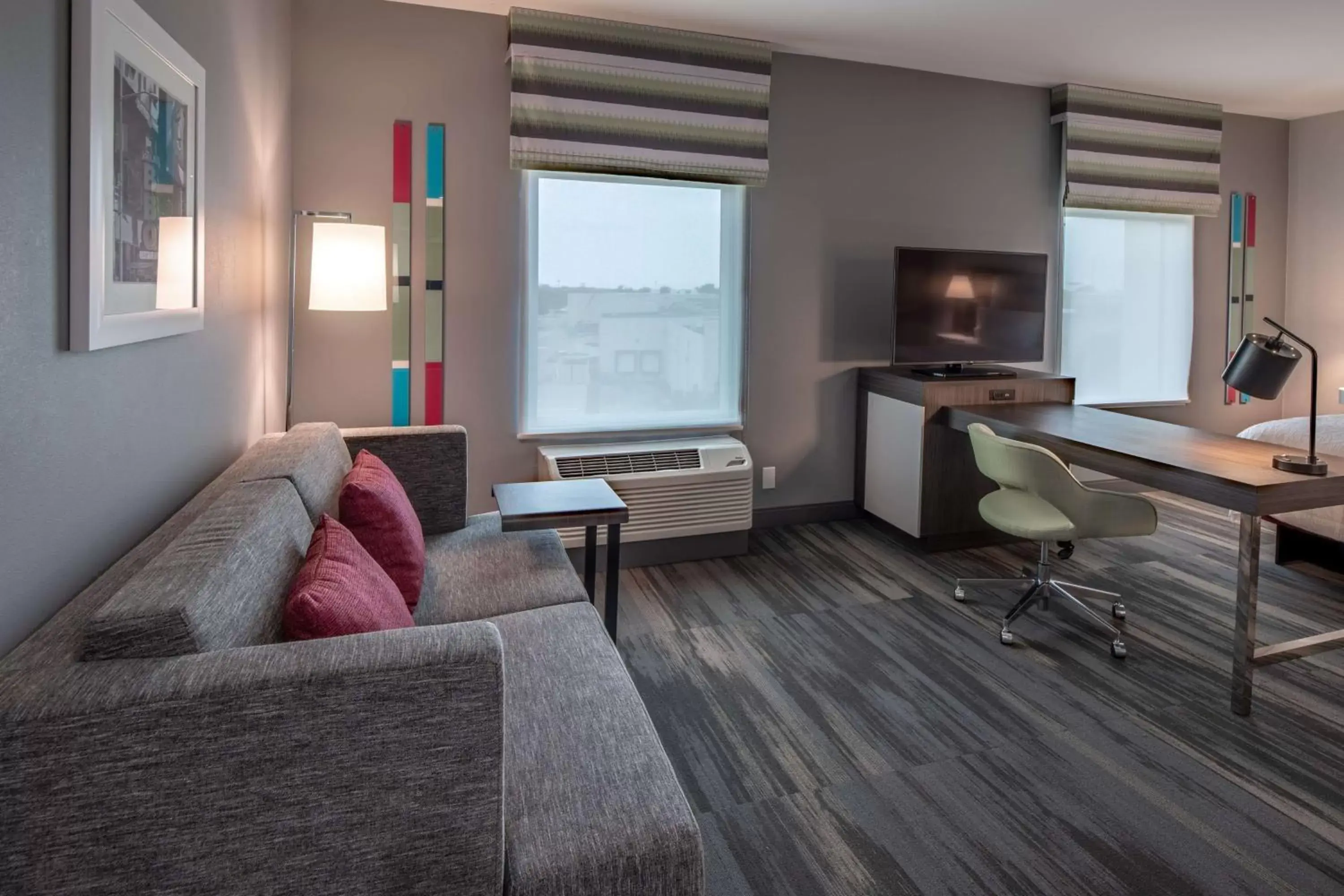 Bedroom, Seating Area in Hampton Inn & Suites Dallas/Plano Central