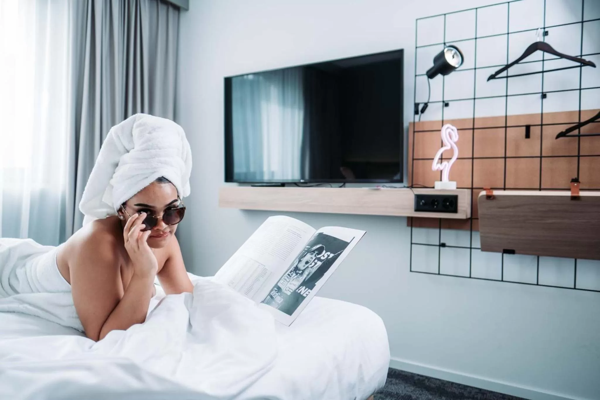 Bedroom, Bed in Moxy Sion