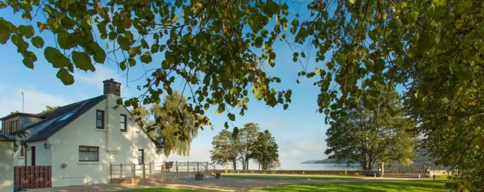 Garden view in Duck Bay Hotel & Restaurant