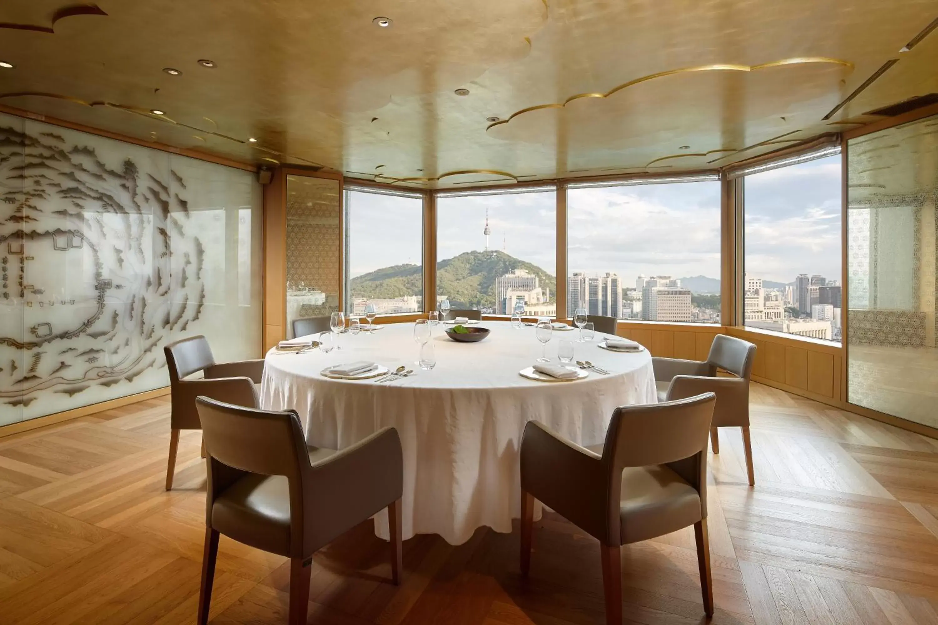 Restaurant/places to eat in Lotte Hotel Seoul Executive Tower