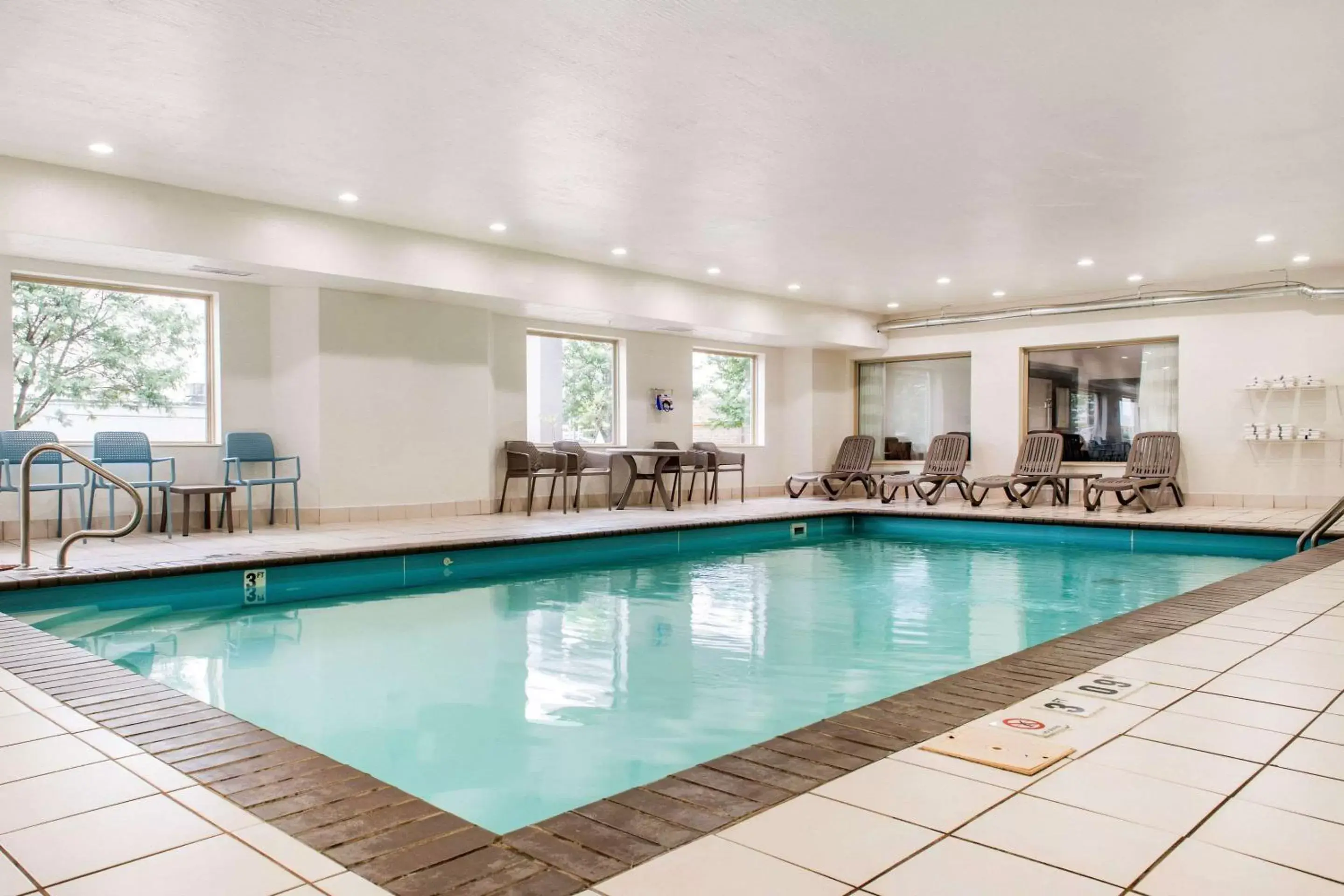 On site, Swimming Pool in Sleep Inn & Suites Columbus