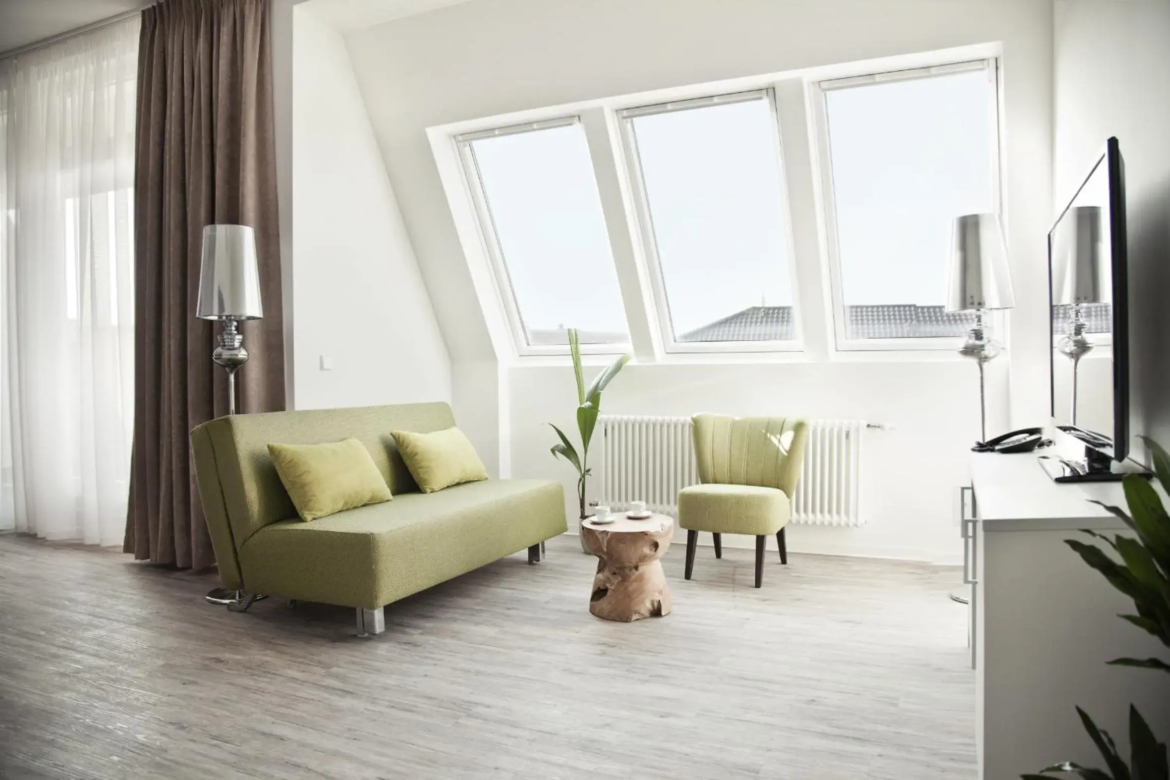 Living room, Seating Area in Apartments Rosenthal Residence