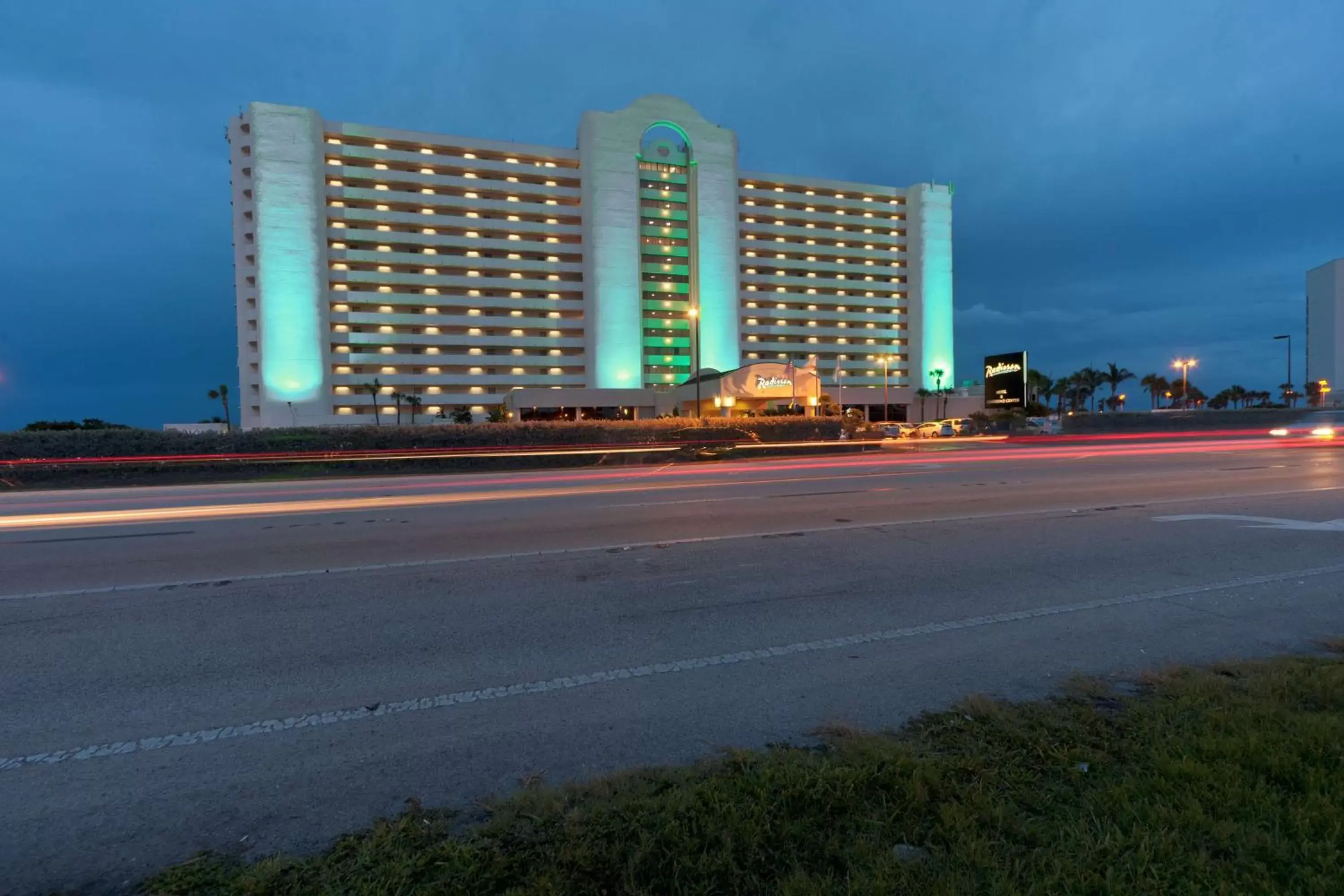 Property Building in Radisson Suite Hotel Oceanfront