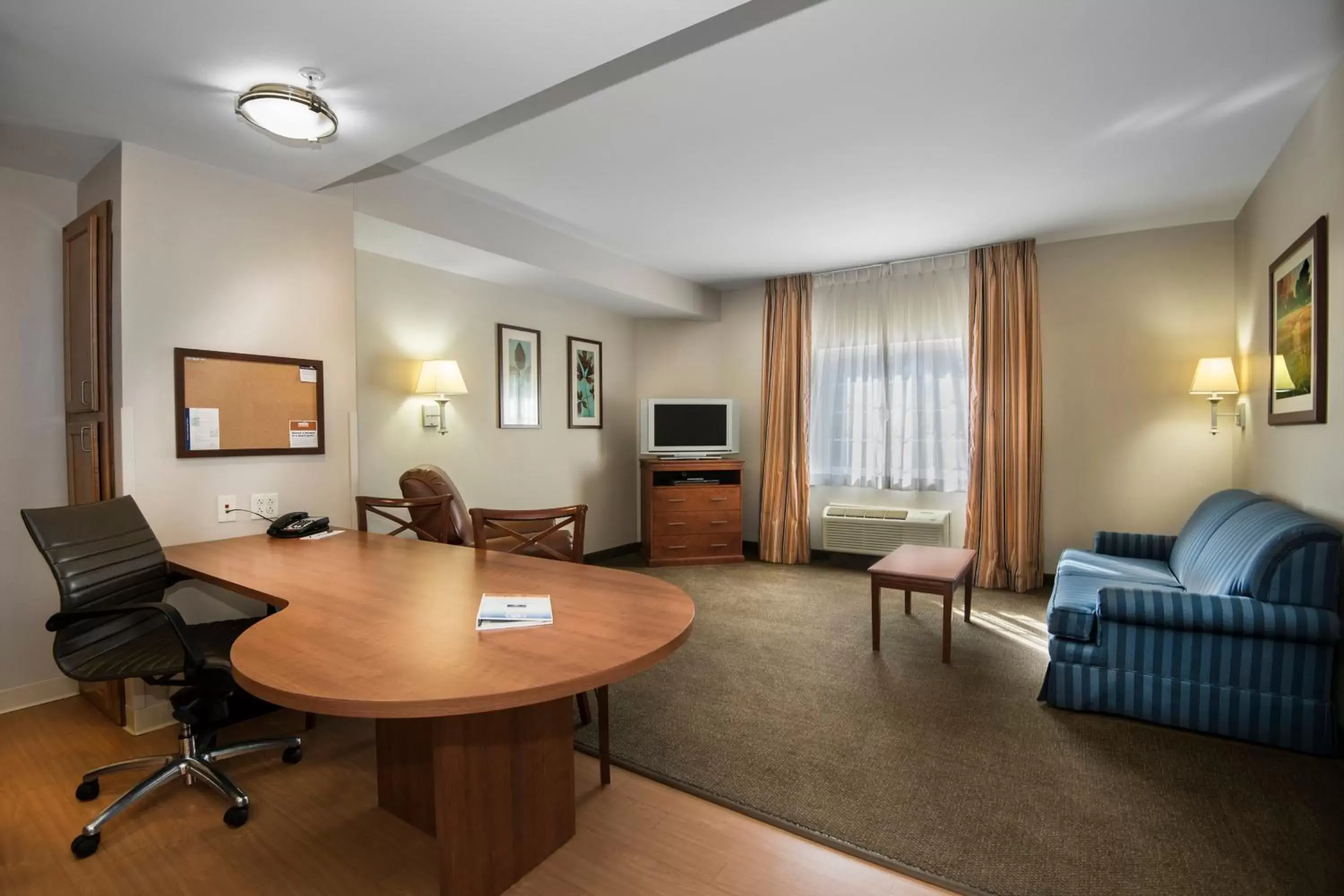 Photo of the whole room, Seating Area in Candlewood Suites Conway, an IHG Hotel