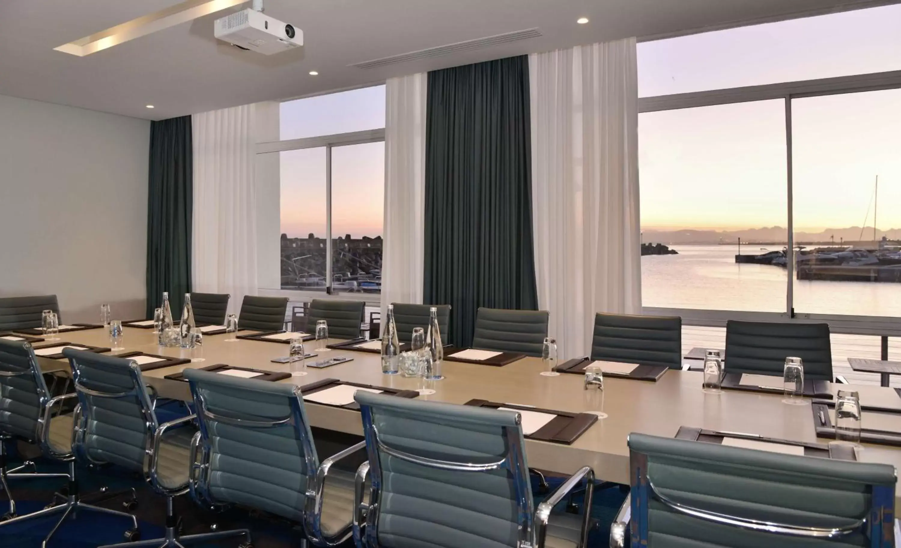 Meeting/conference room in Radisson Blu Hotel Waterfront, Cape Town