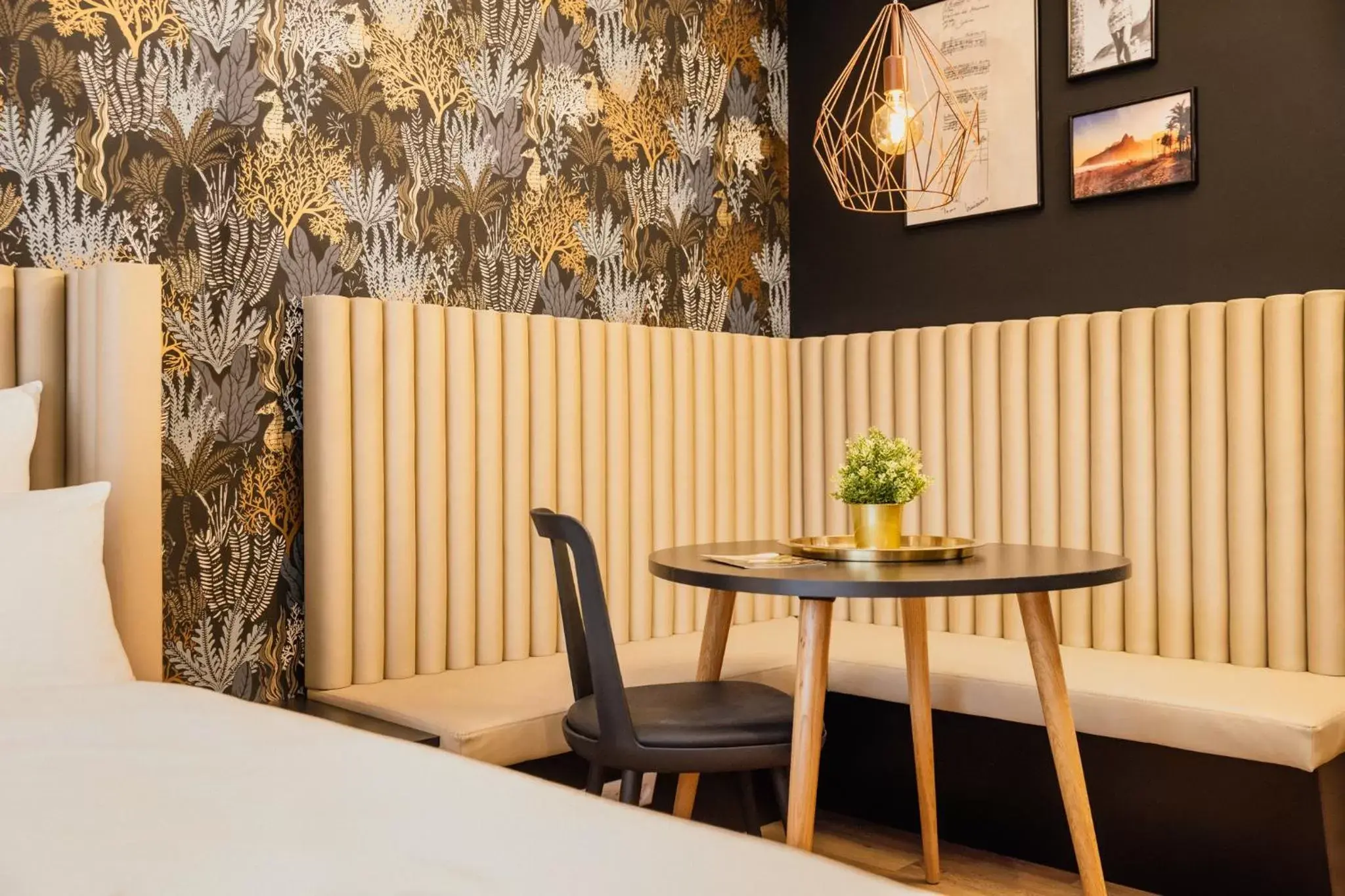 Dining area, Bed in Rioca Stuttgart Posto 4 Dining area, Bed in Rioca Stuttgart Posto 4