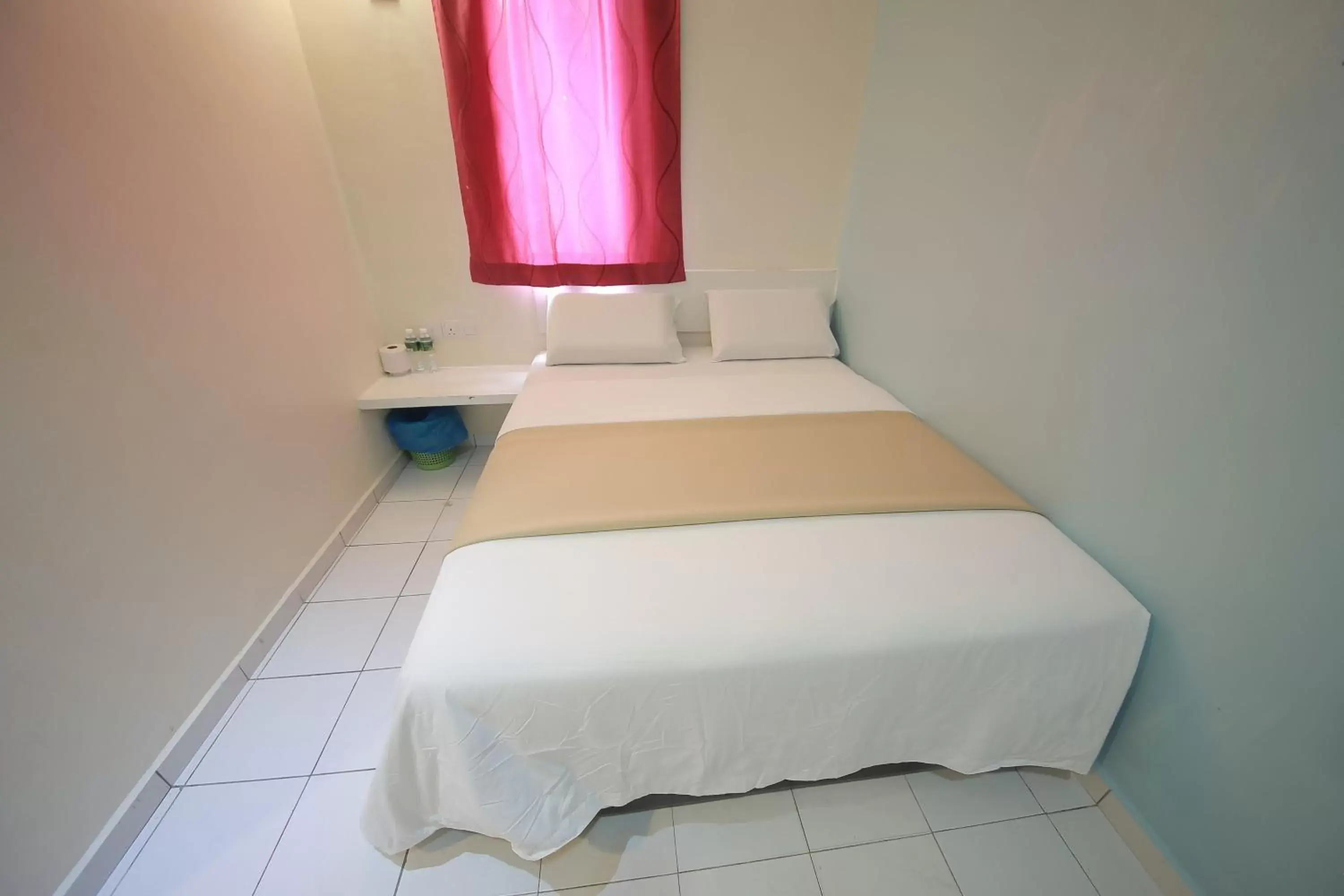 Bedroom, Bed in Skudai Hotel
