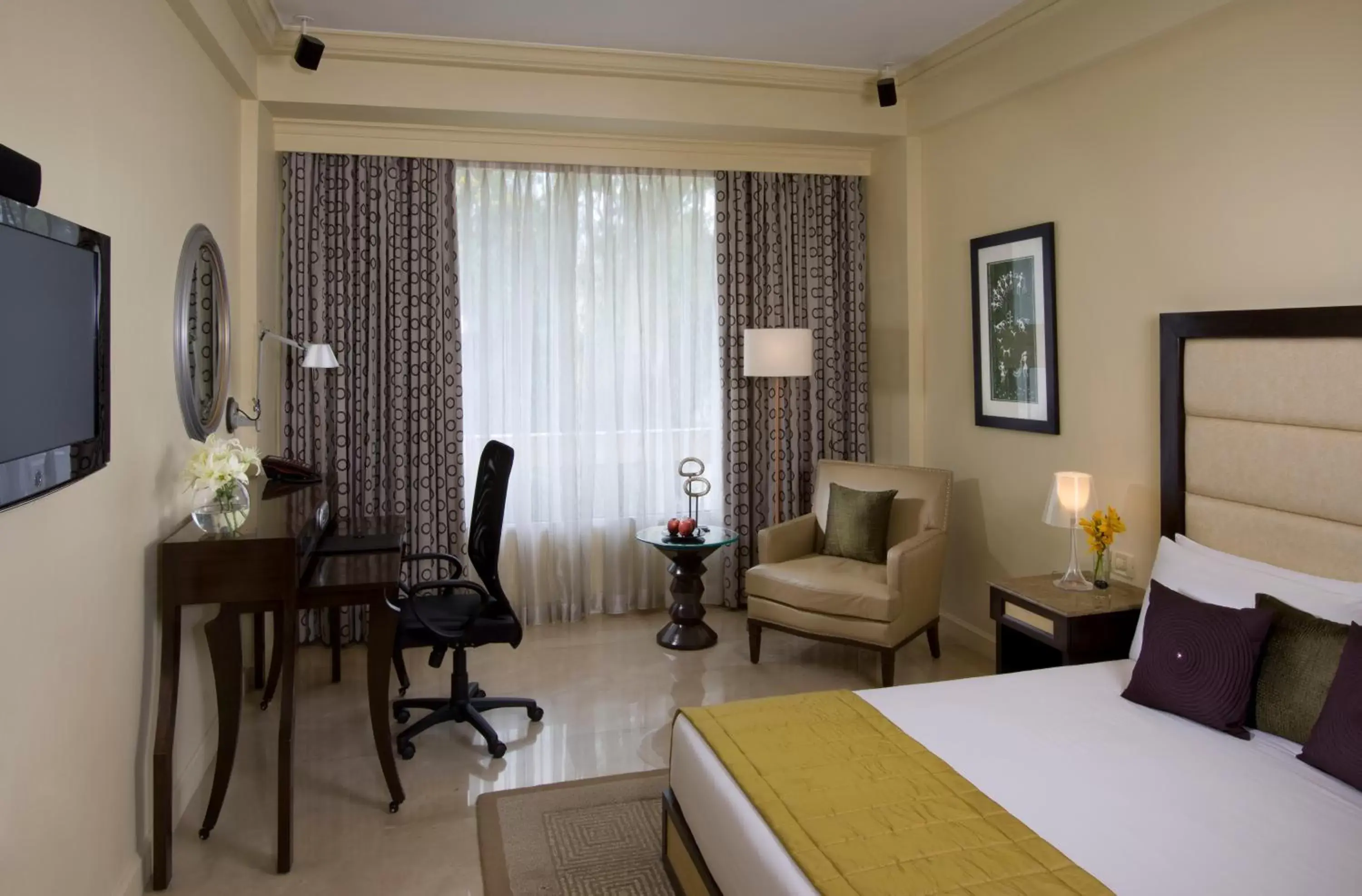 Photo of the whole room, Bed in Blue Diamond Pune IHCL SeleQtions Photo of the whole room, Bed in Blue Diamond Pune IHCL SeleQtions