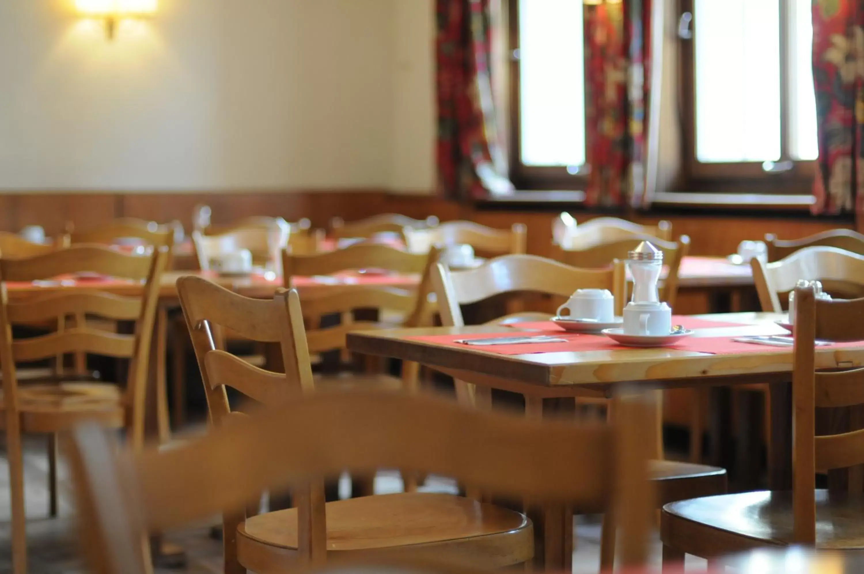 Restaurant/places to eat in Hotel Weisses Kreuz Restaurant/places to eat in Hotel Weisses Kreuz