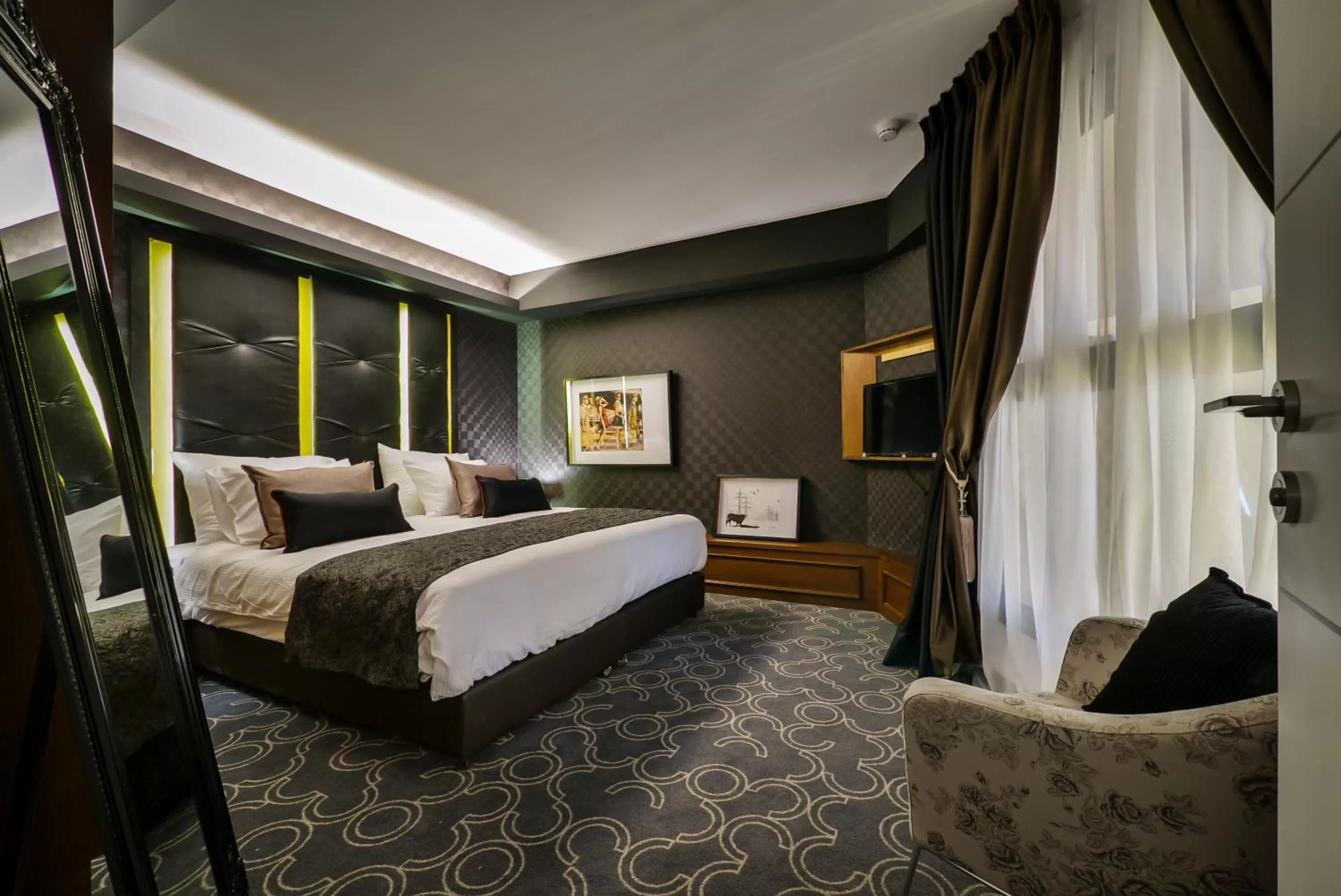 Bedroom, Bed in 21st Floor Hotel