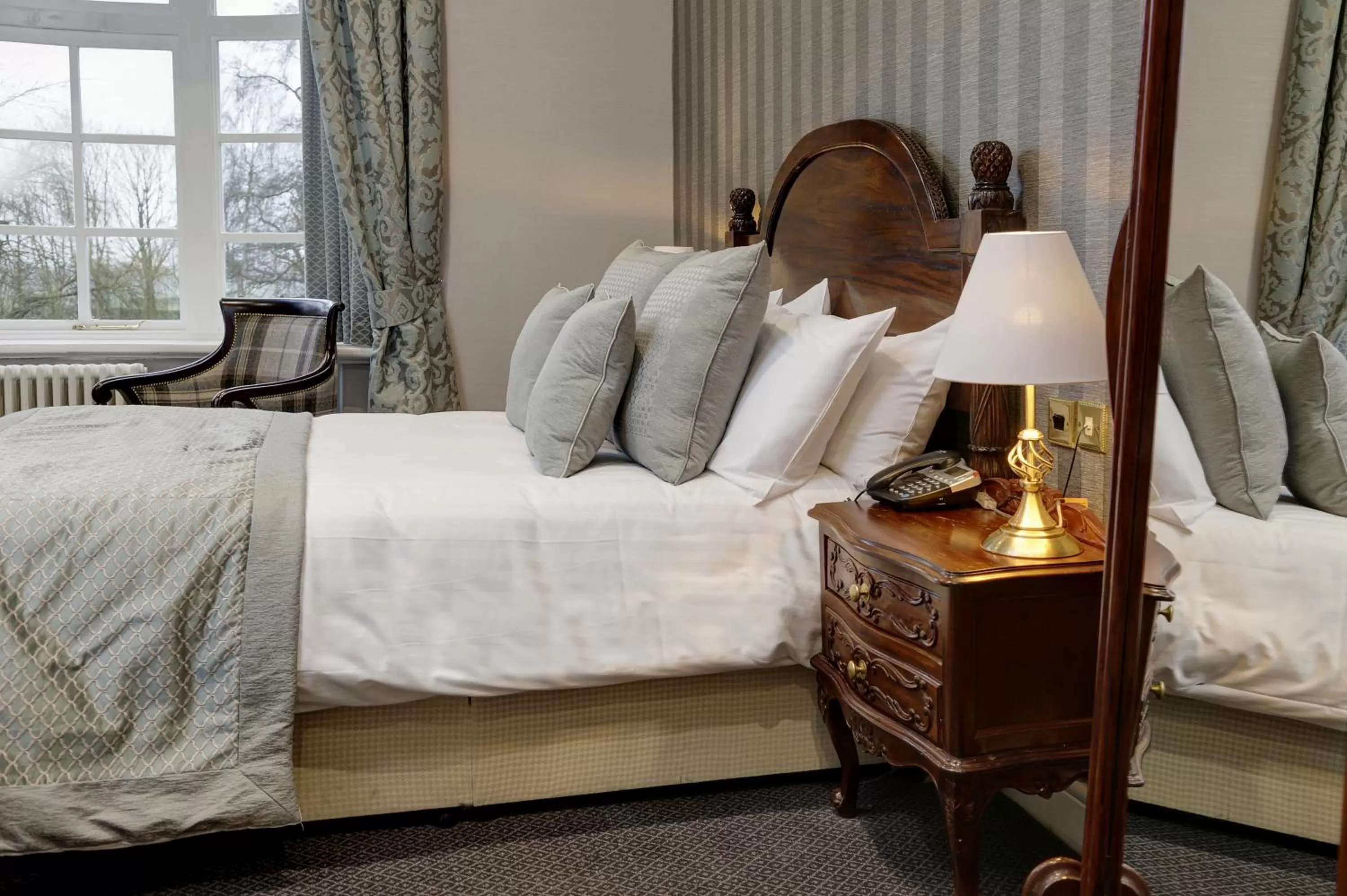 Bedroom, Bed in Mere Court Hotel