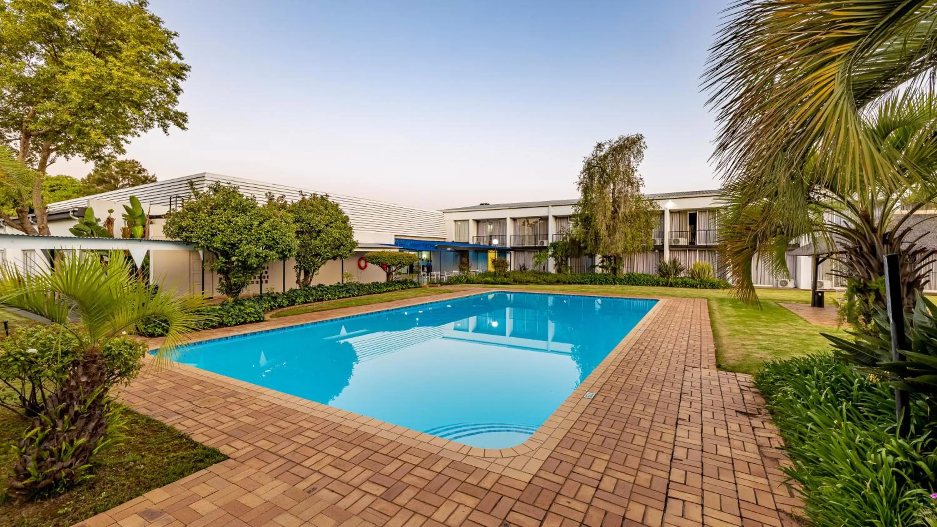 Swimming pool in African Sky Newcastle Inn