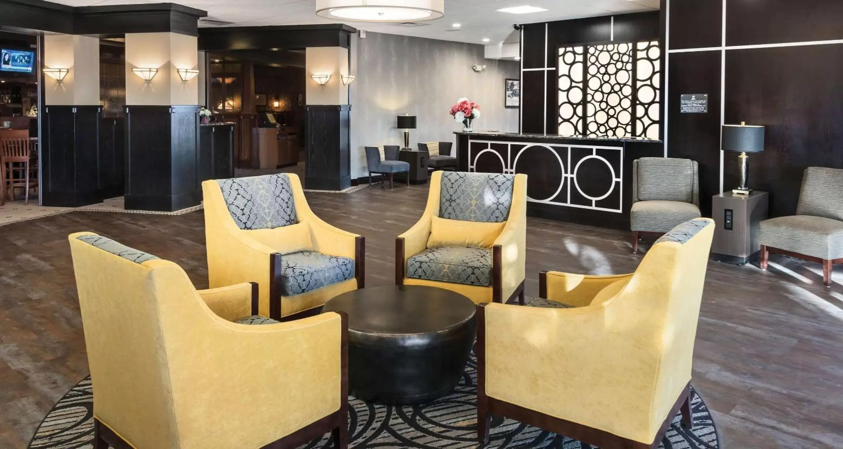 Lobby or reception, Lounge/Bar in Best Western Ramkota Hotel Aberdeen