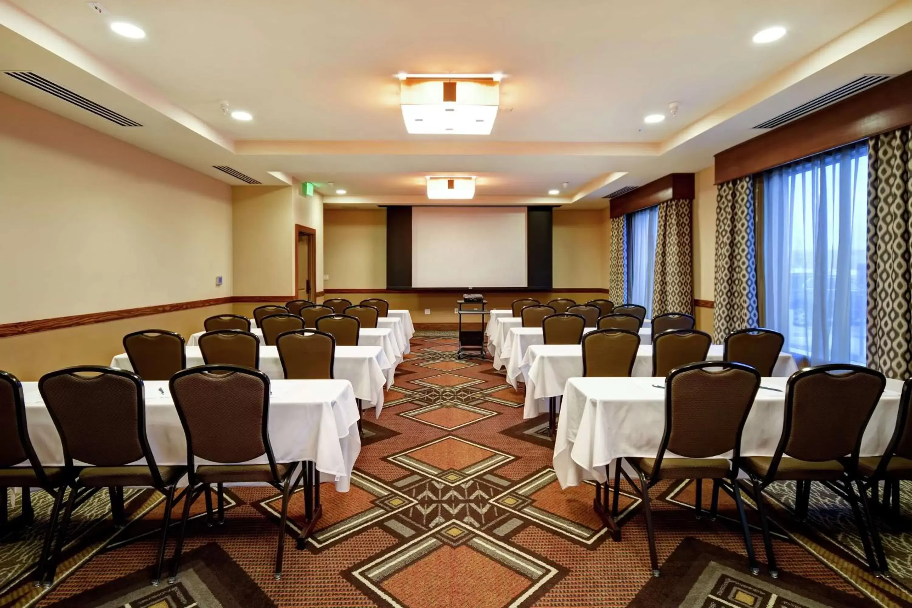 Meeting/conference room in Homewood Suites by Hilton Kalispell