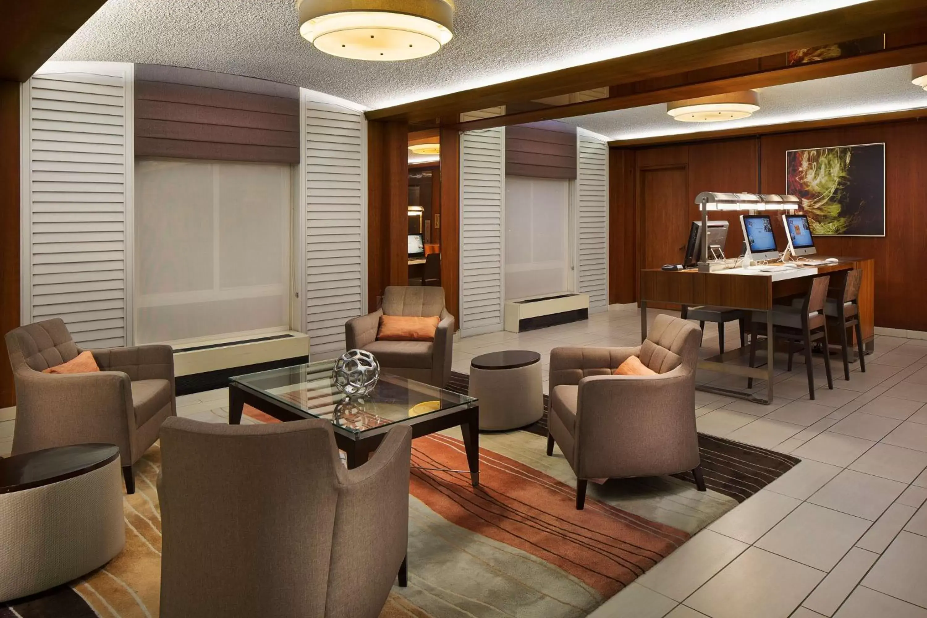 Lobby or reception, Lounge/Bar in Hilton Oakland Airport