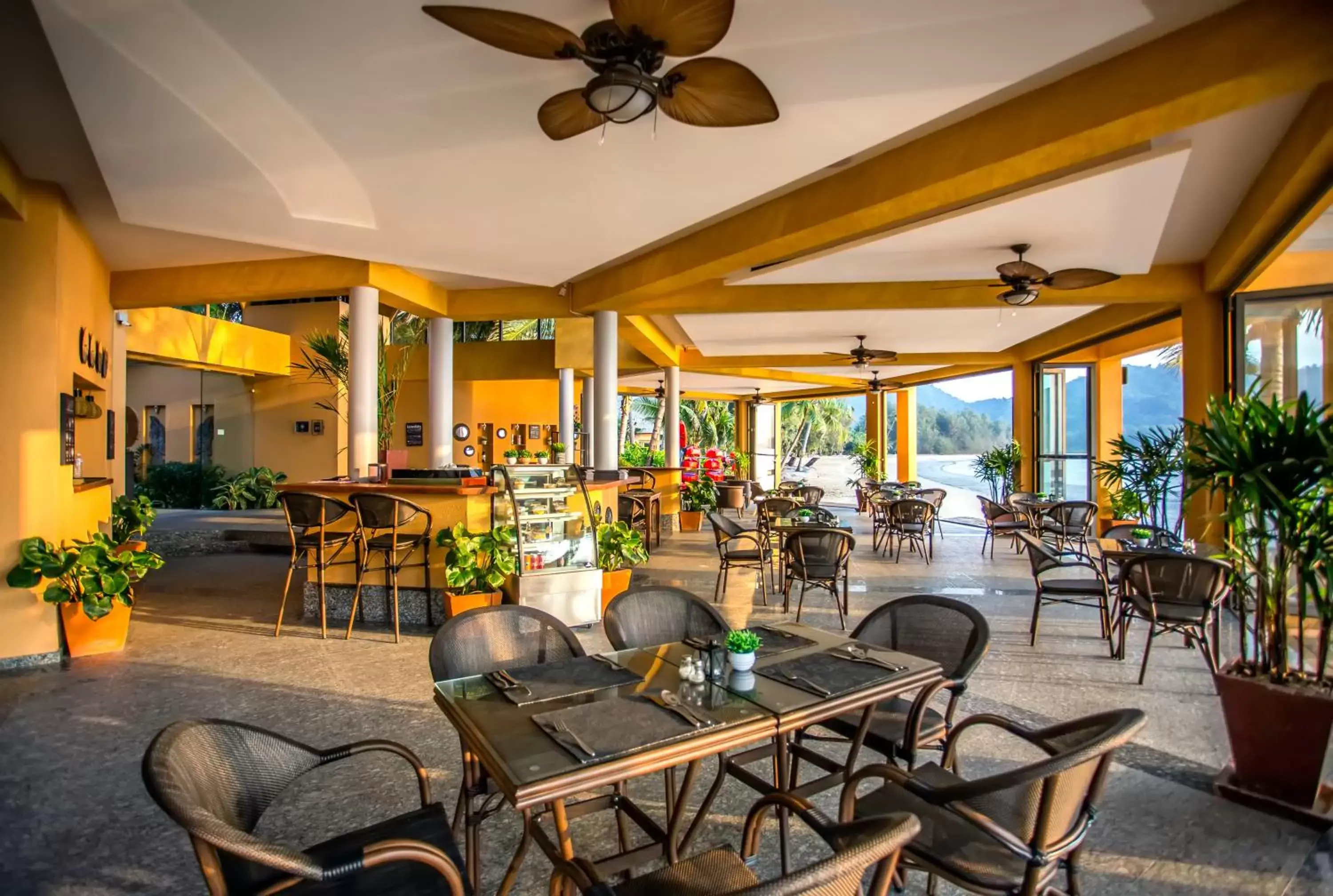 Lounge or bar in Marina Sands Resort Lounge or bar in Marina Sands Resort