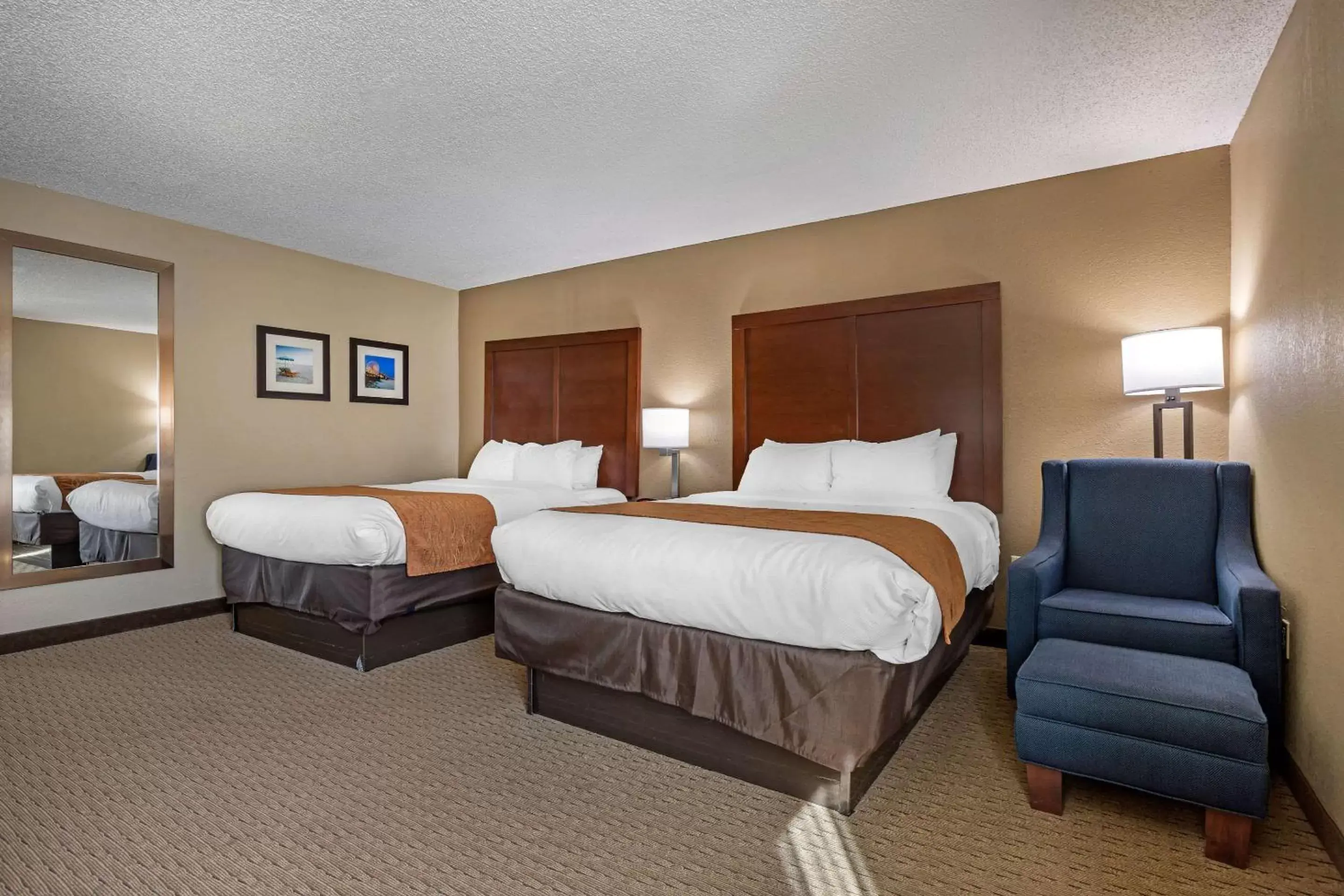 Photo of the whole room, Bed in Comfort Inn N Myrtle Beach Barefoot Landing