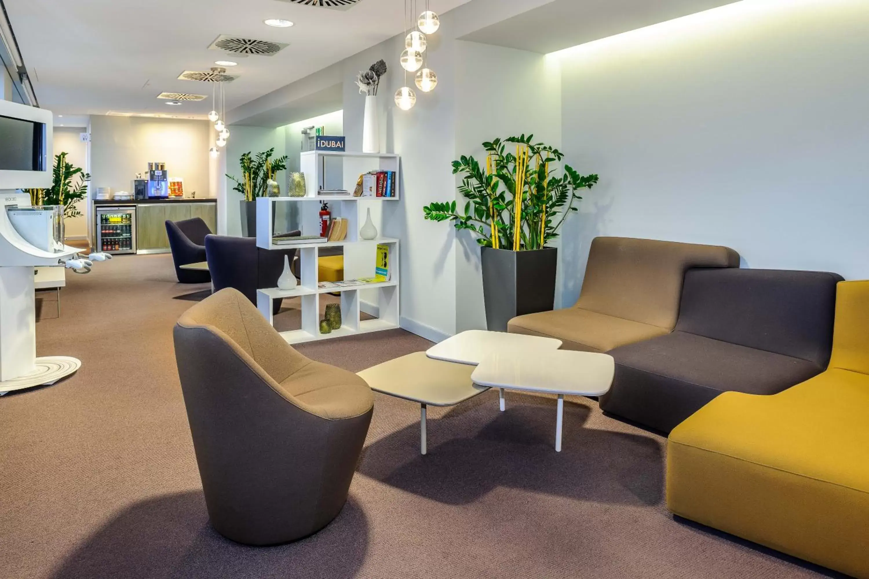 TV and multimedia, Seating Area in Novotel München Airport