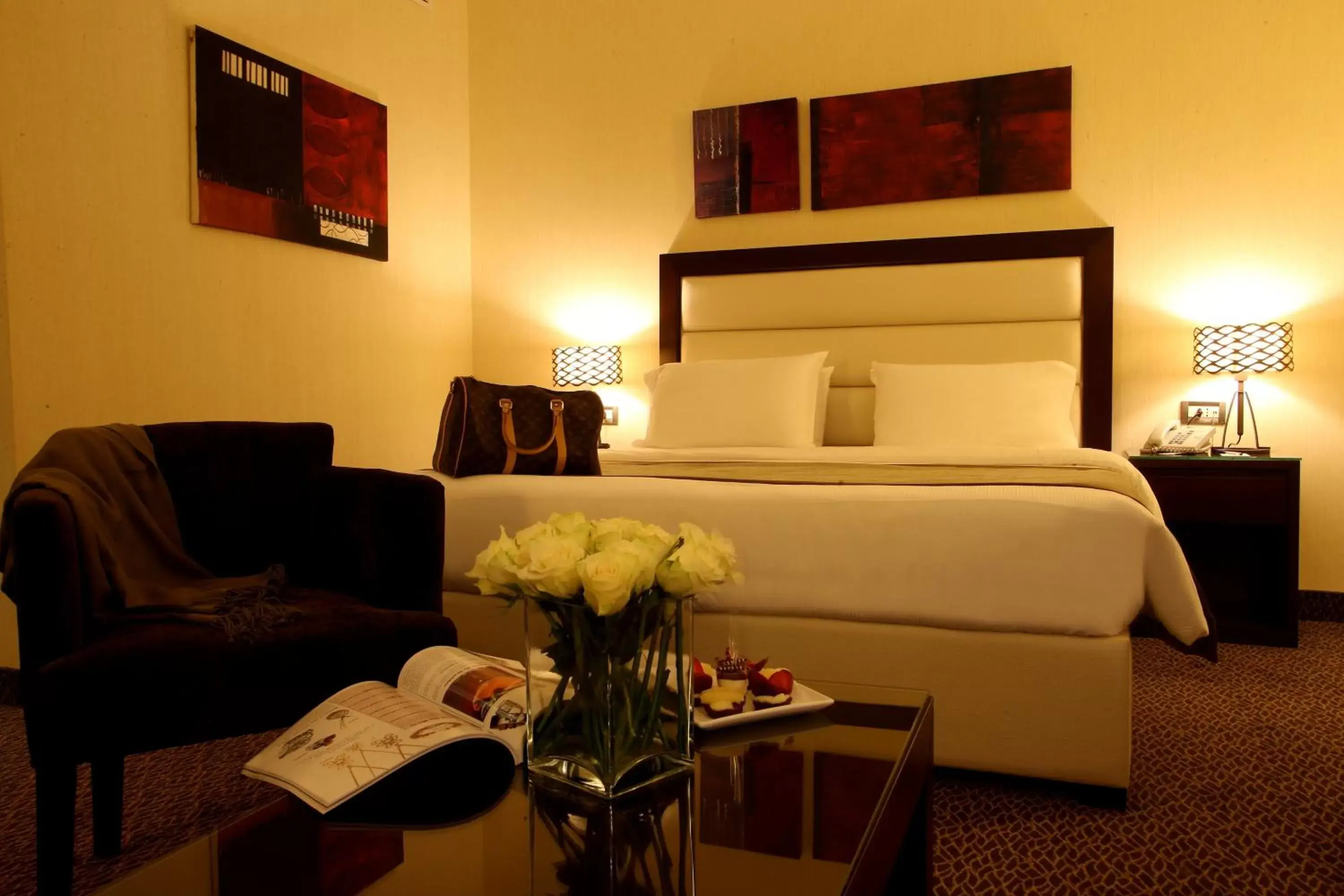 Bedroom, Bed in Lancaster Raouche Hotel Bedroom, Bed in Lancaster Raouche Hotel