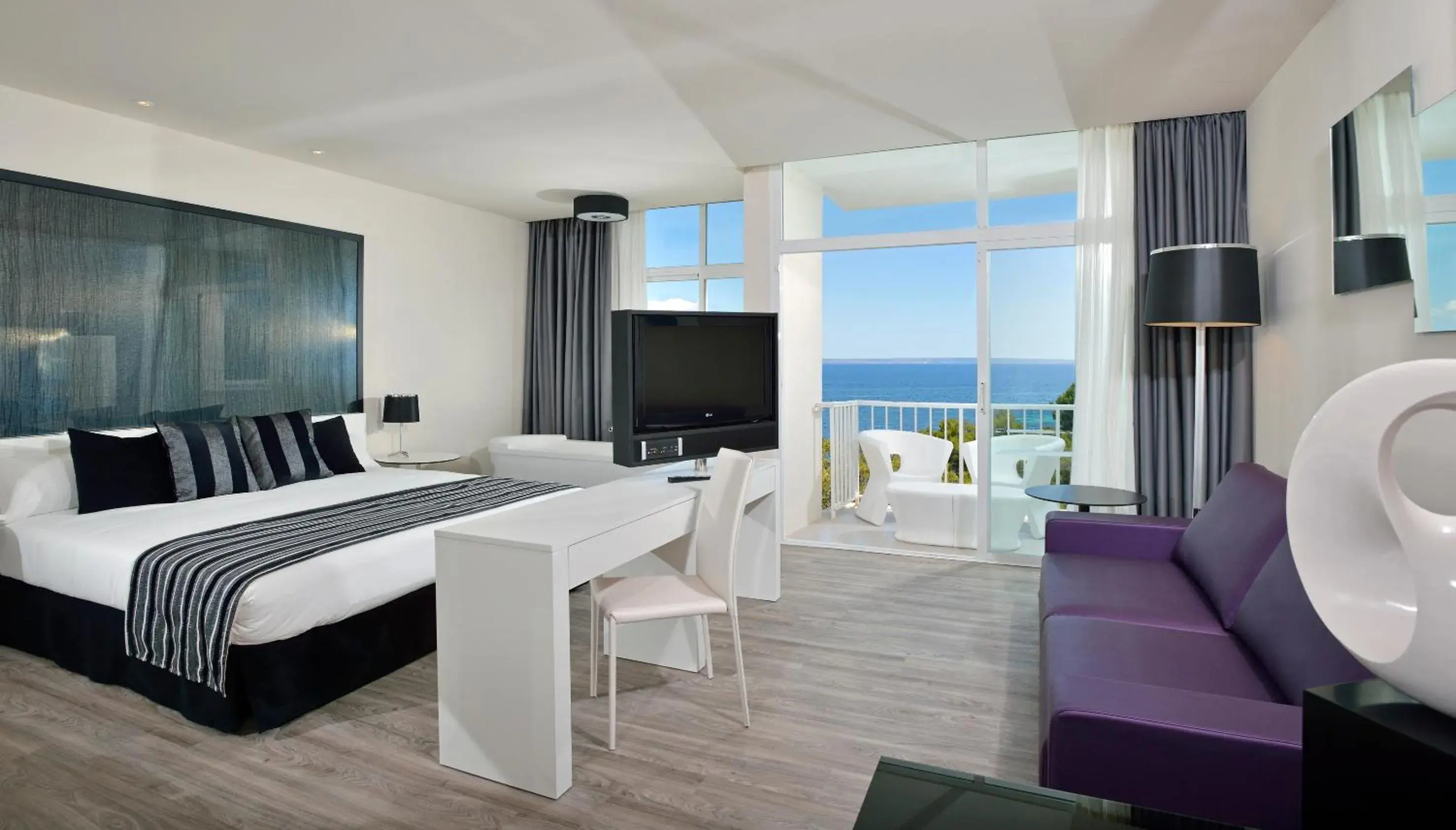 Bedroom in Melia South Beach