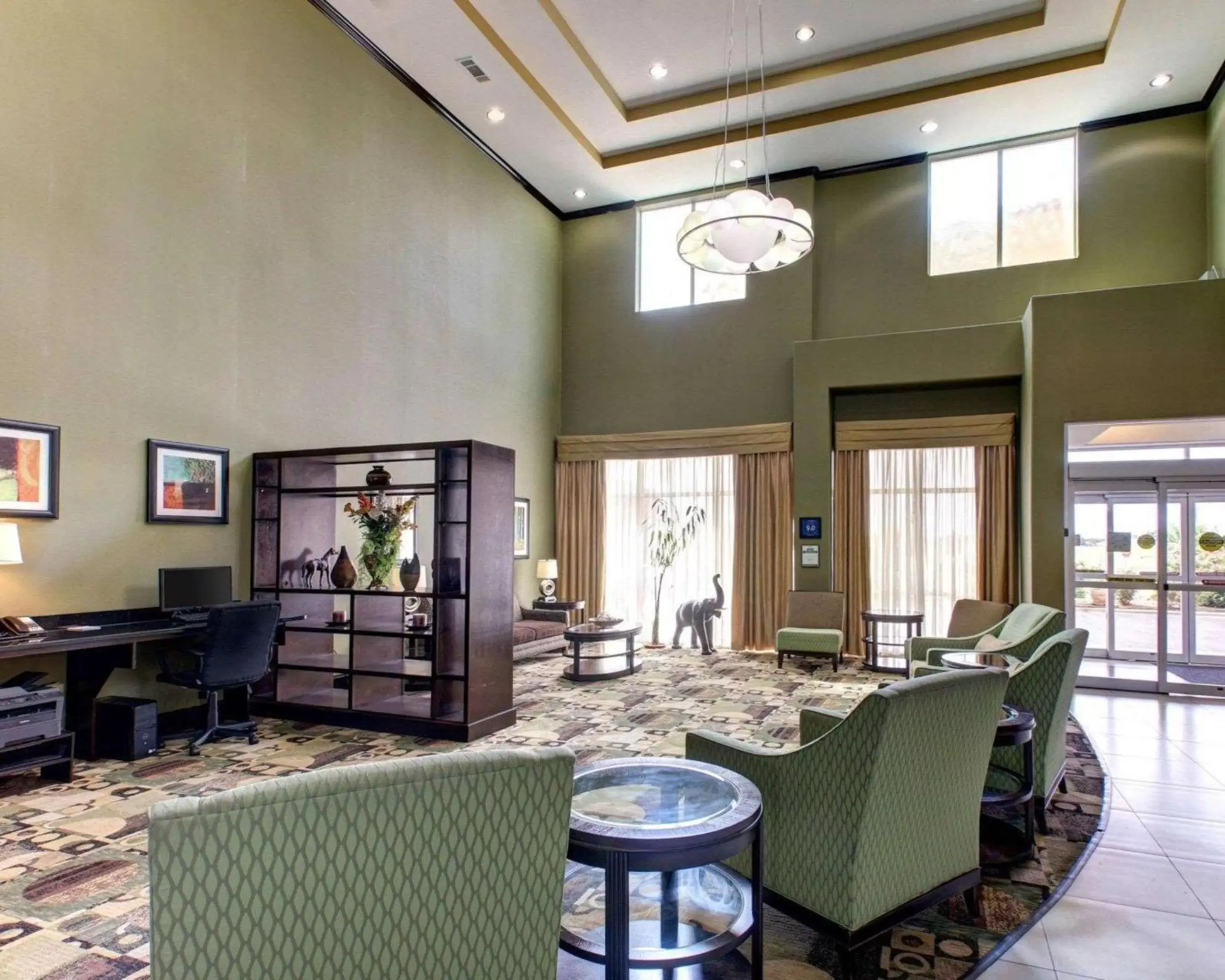 Lobby or reception, Restaurant/Places to Eat in Comfort Suites Waxahachie