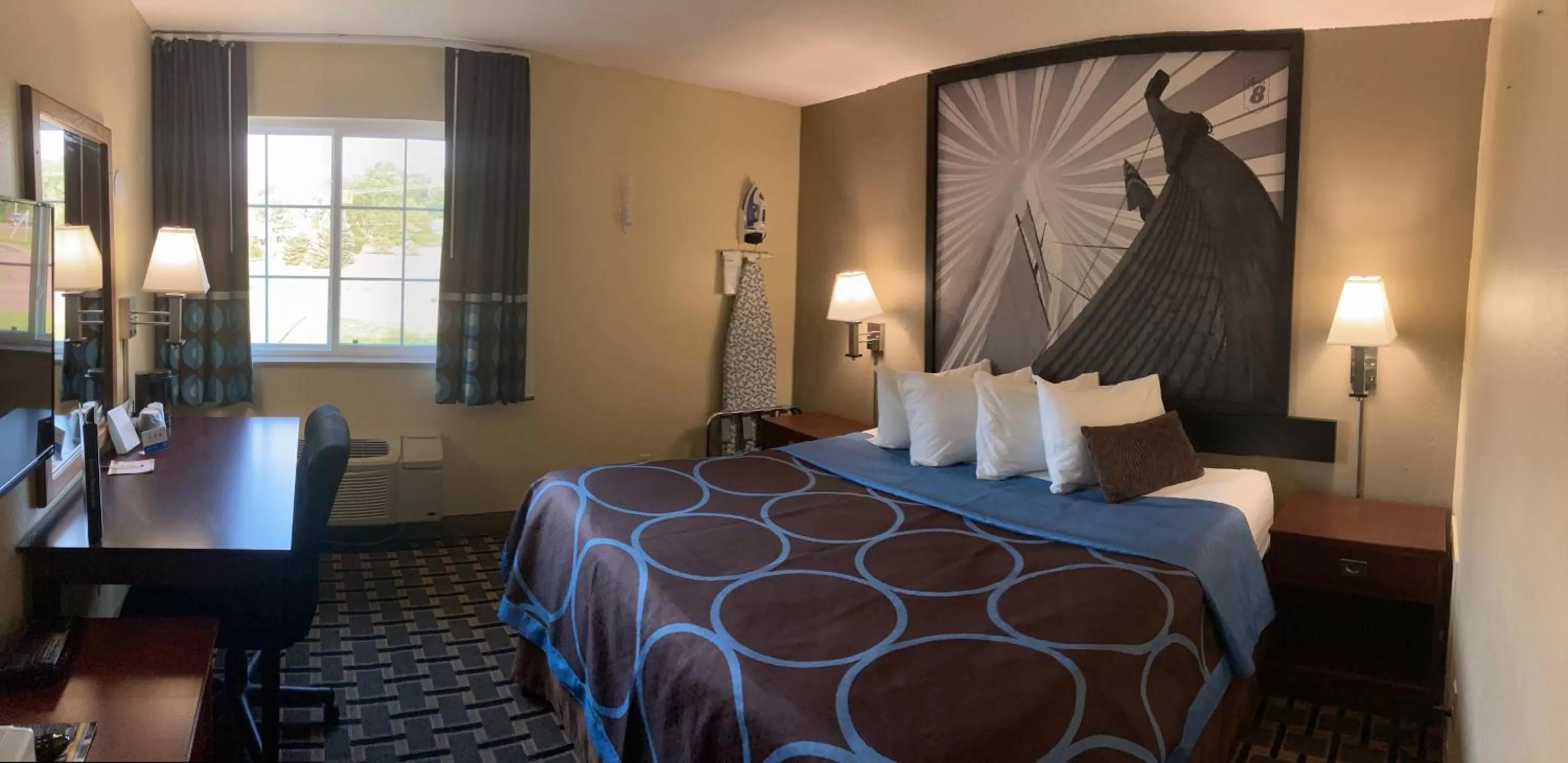 Bed in Super 8 by Wyndham Chisago City