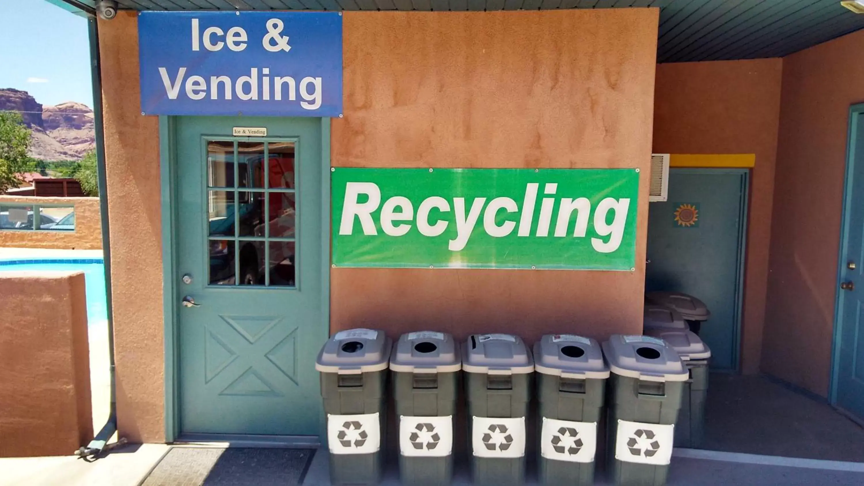 Property building in Inca Inn Moab Property building in Inca Inn Moab