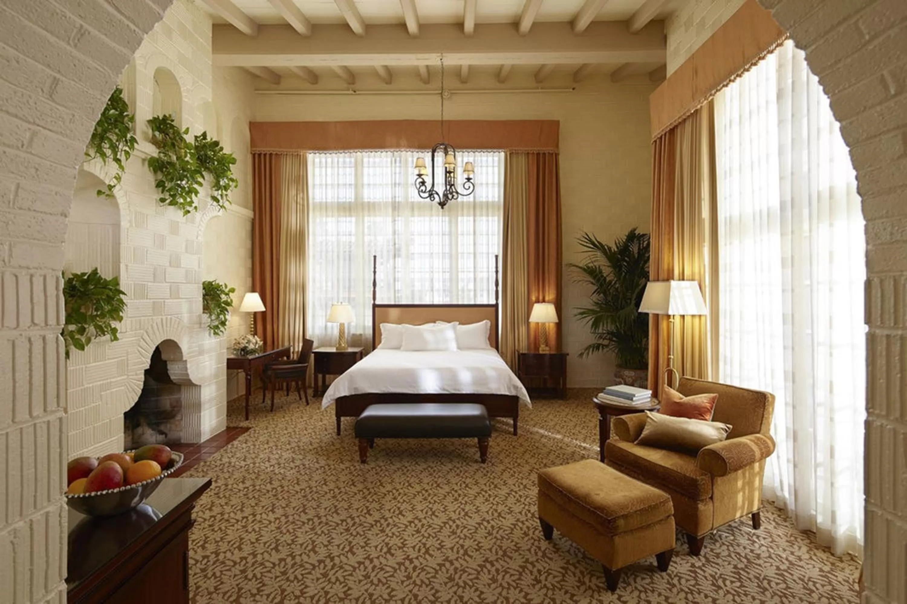 Massage, Bed in The Mission Inn Hotel and Spa