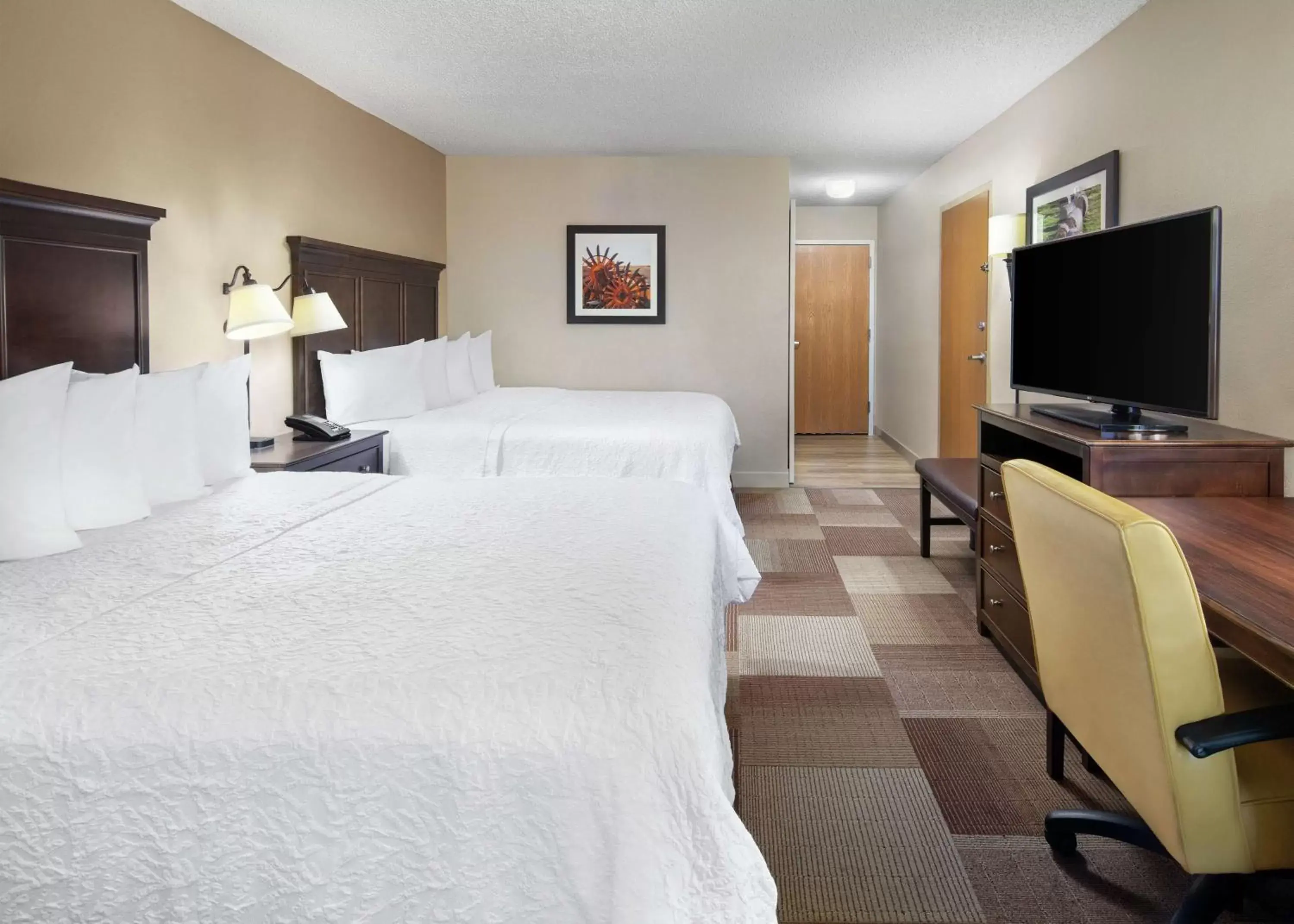 Bedroom, Bed in Hampton Inn Dallas Irving Las Colinas