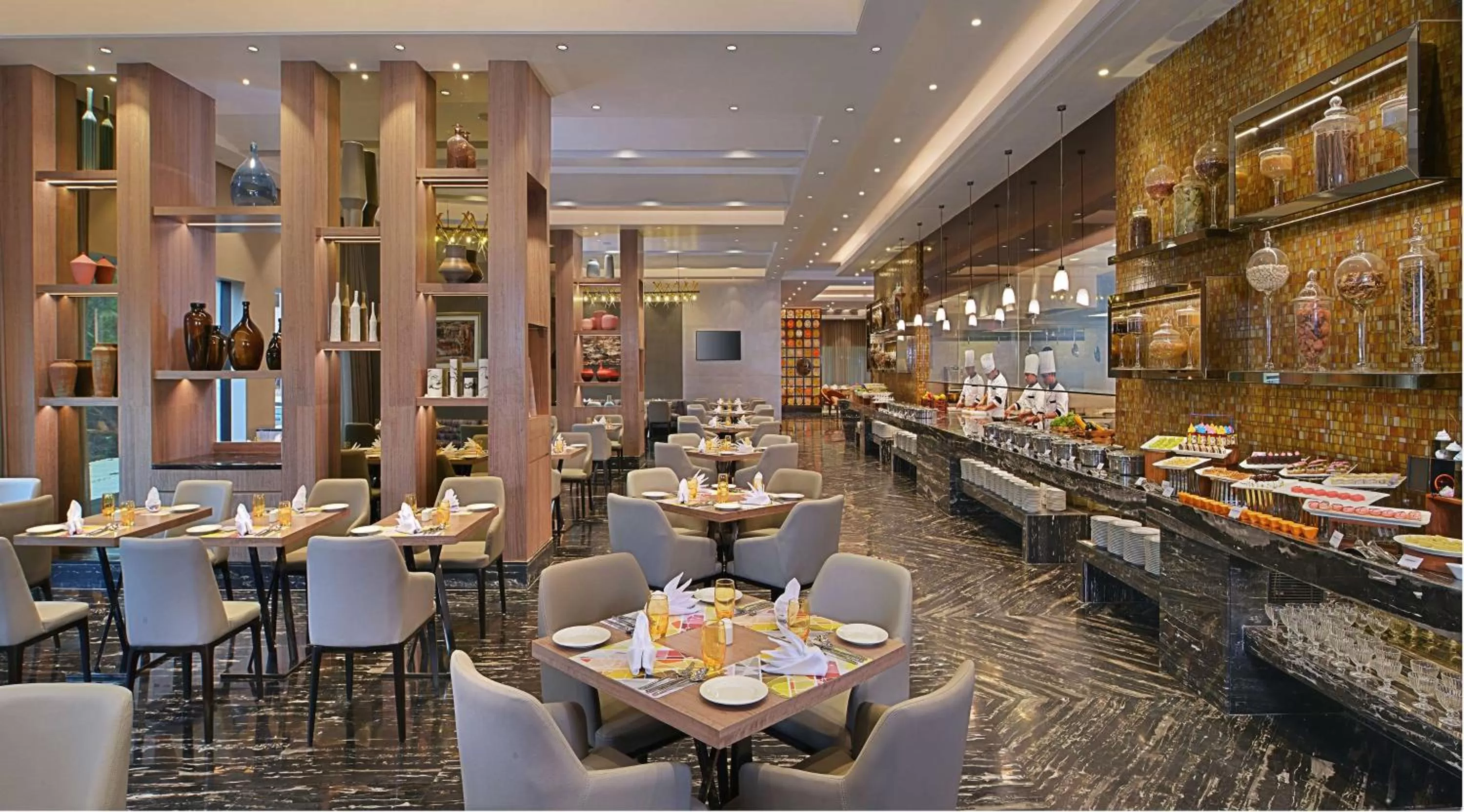 Restaurant/places to eat in Radisson Mumbai Andheri MIDC