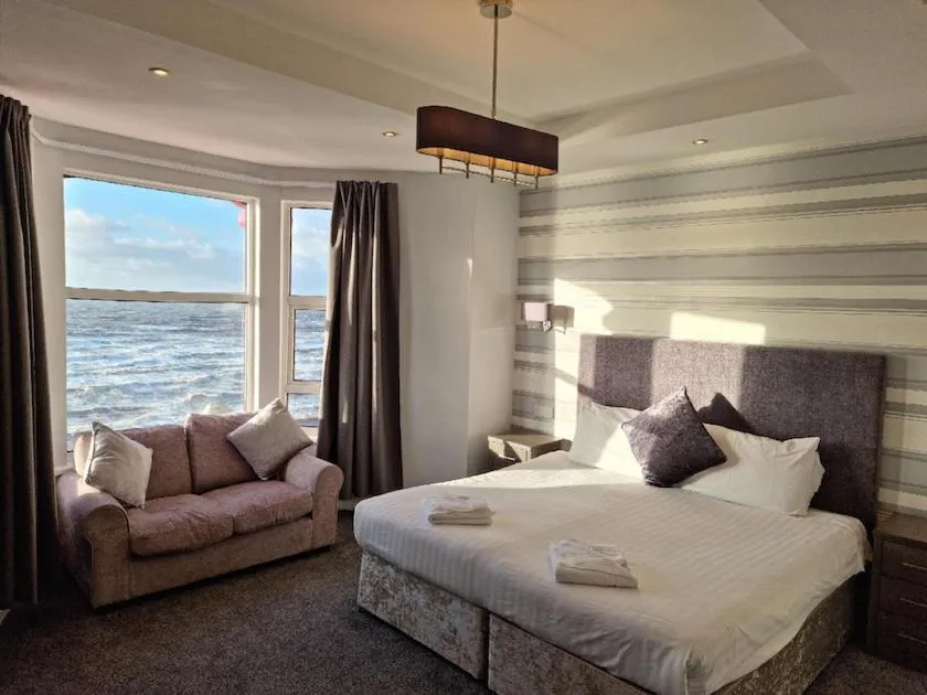 Family Room with Sea View in Tiffany's Hotel