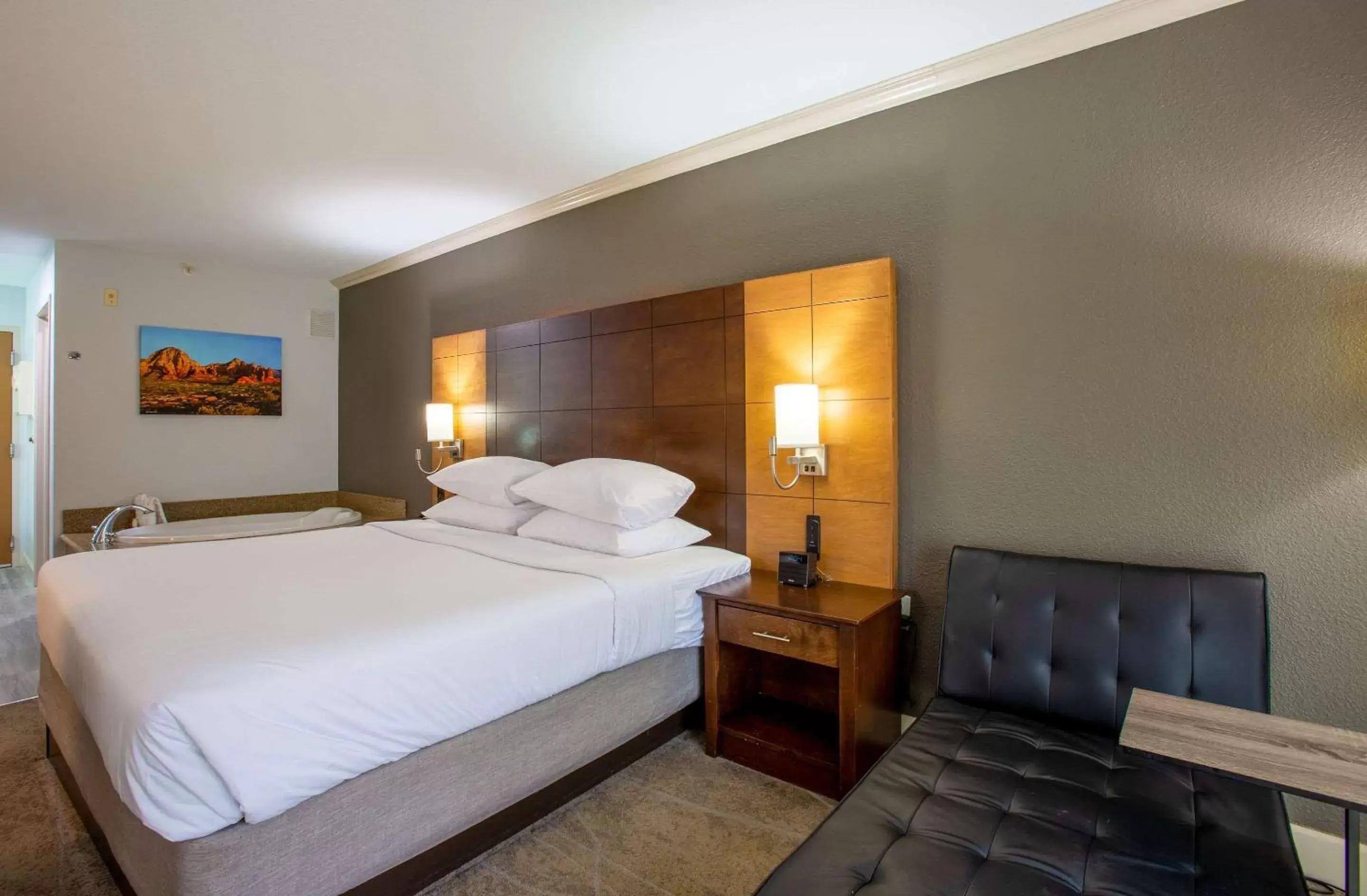 Bedroom, Bed in Arroyo Pinion Hotel, Ascend Hotel Collection