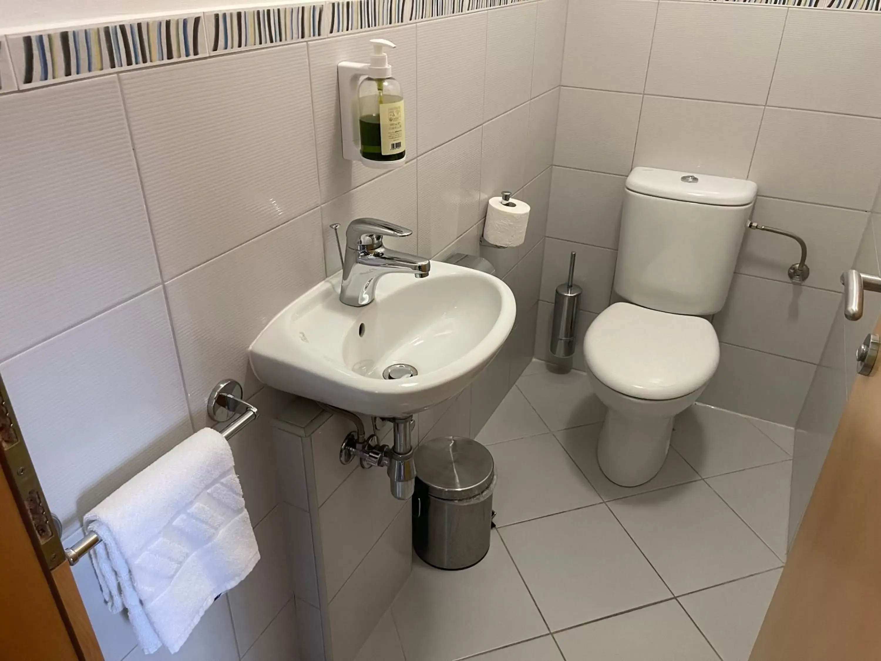 Toilet, Bathroom in Hotel Orel