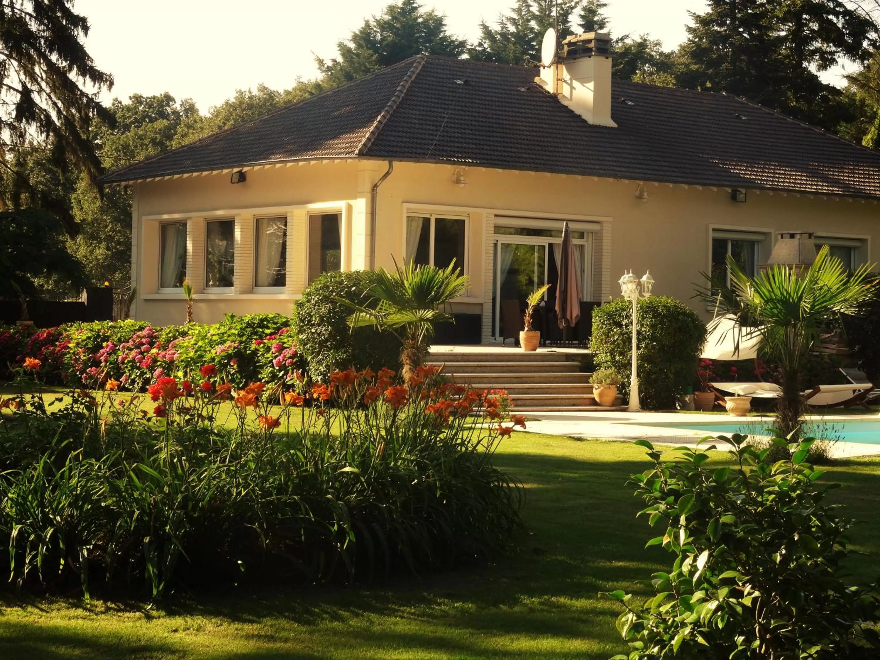 Property building in Villa La Clef Des Champs