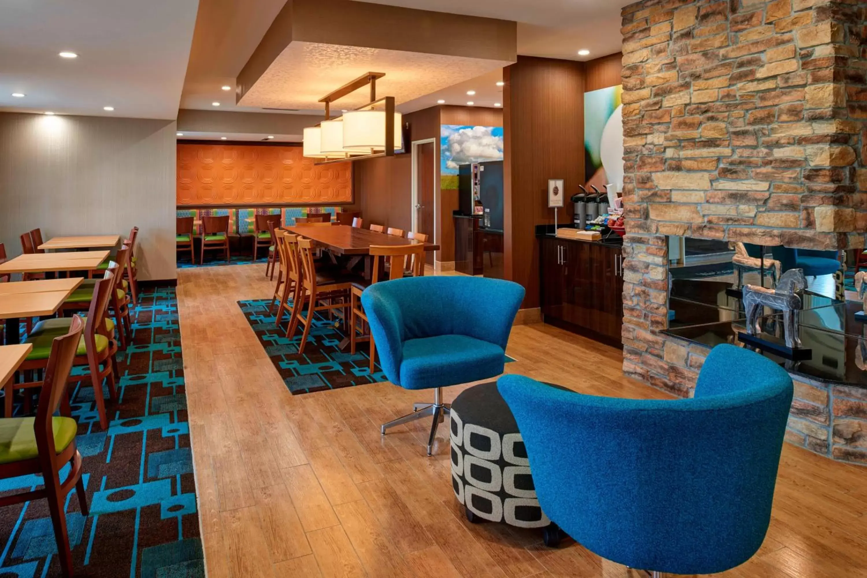 Lobby or reception, Lounge/Bar in Fairfield Inn by Marriott Richmond