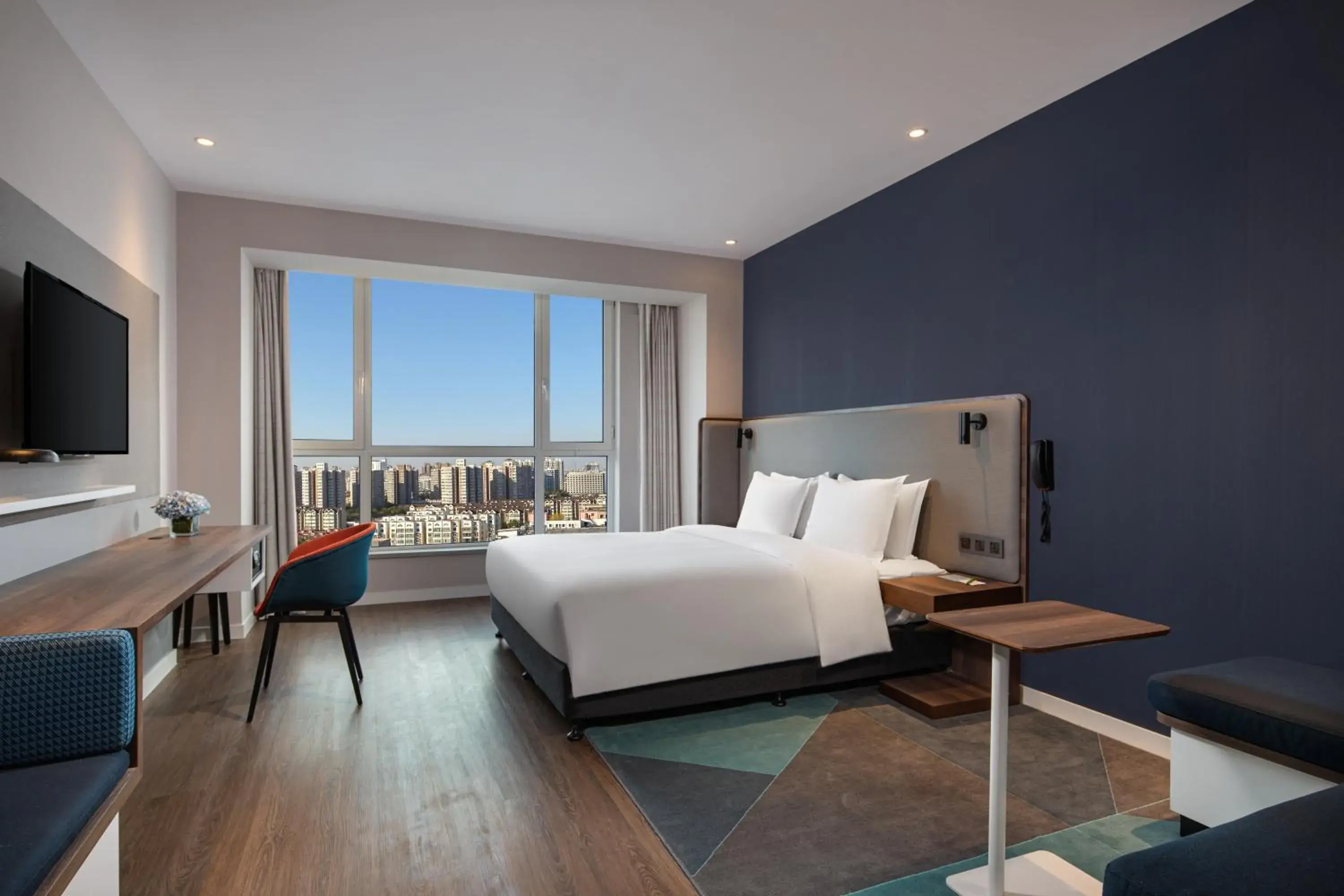 Photo of the whole room, Bed in Holiday Inn Express Langfang New Chaoyang by IHG Photo of the whole room, Bed in Holiday Inn Express Langfang New Chaoyang by IHG