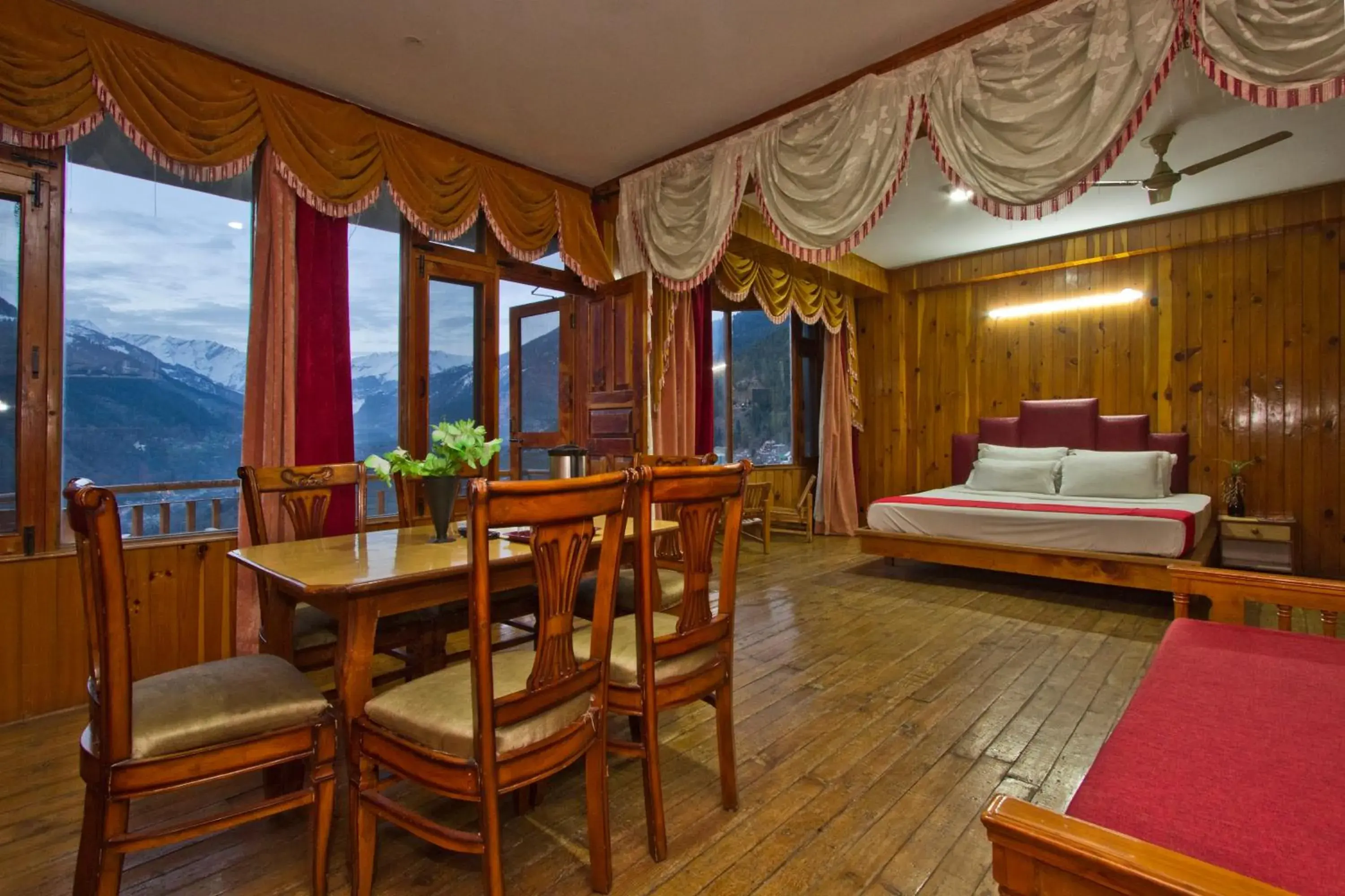 Dining area in Sarthak Resorts-Reside in Nature with Best View, 9 kms from Mall Road Manali