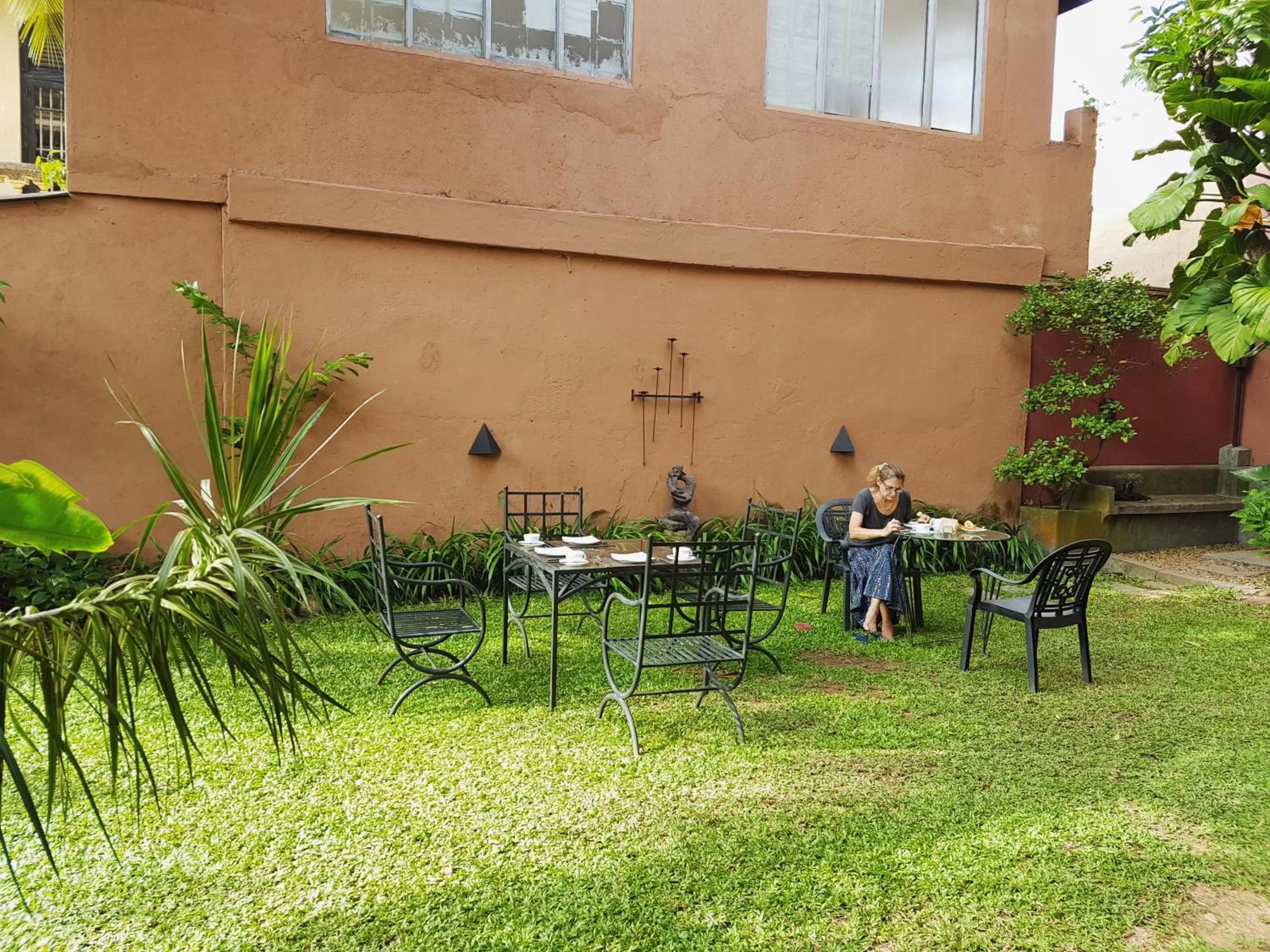 Restaurant/places to eat, Patio/Outdoor Area in Highbury Colombo