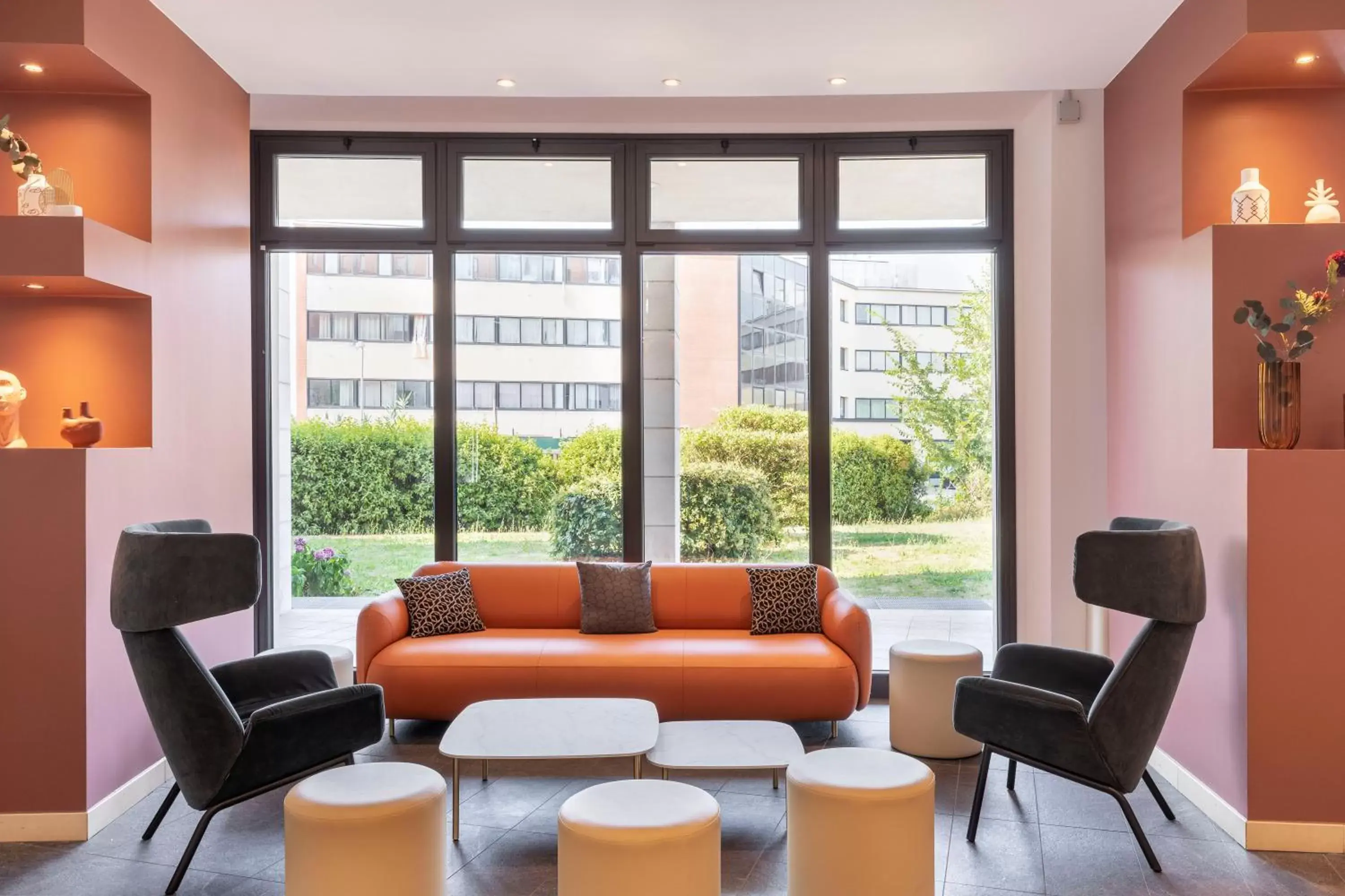 Lounge or bar, Seating Area in B&B Hotel Sassuolo