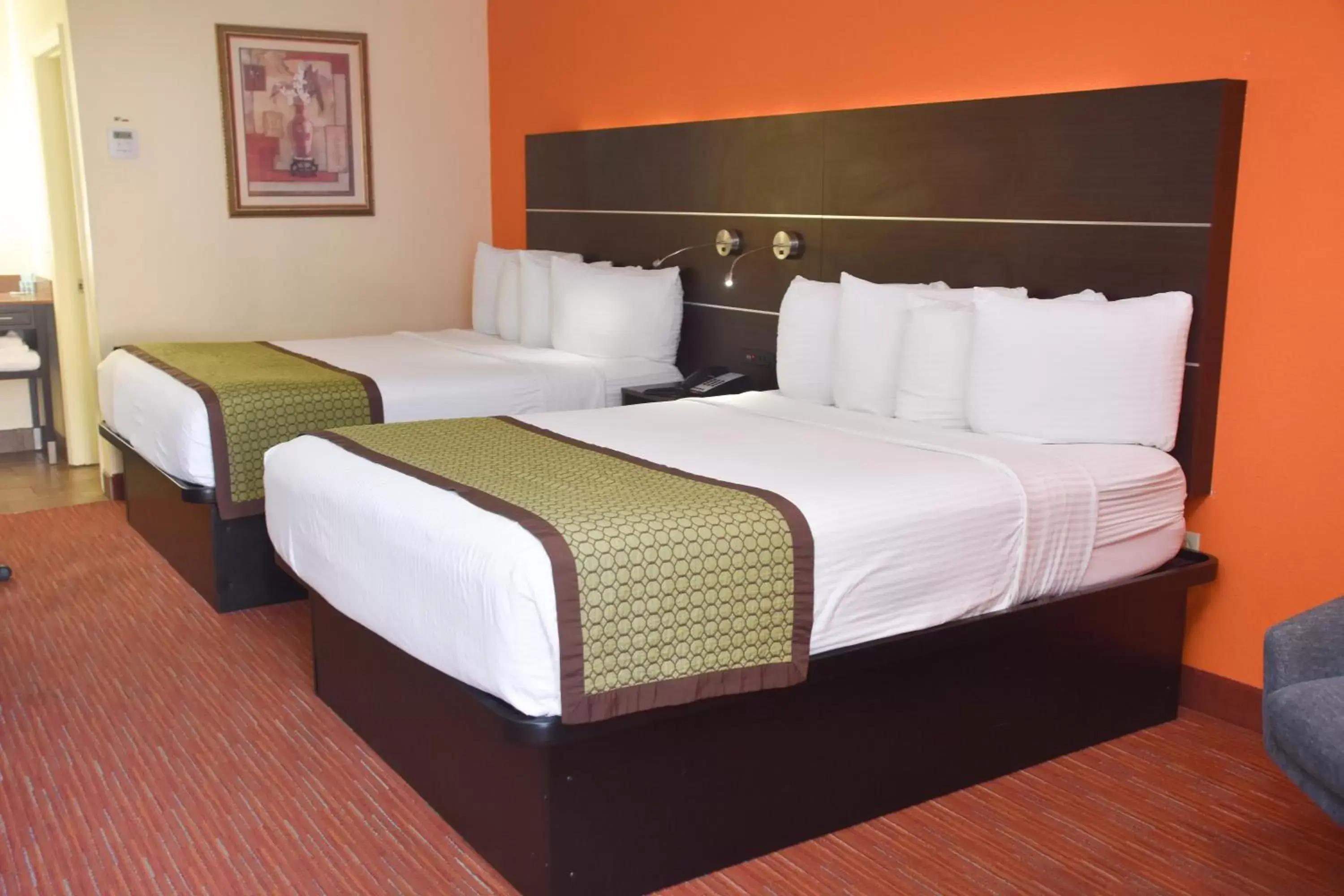 Bed in SureStay Hotel by Best Western Manning