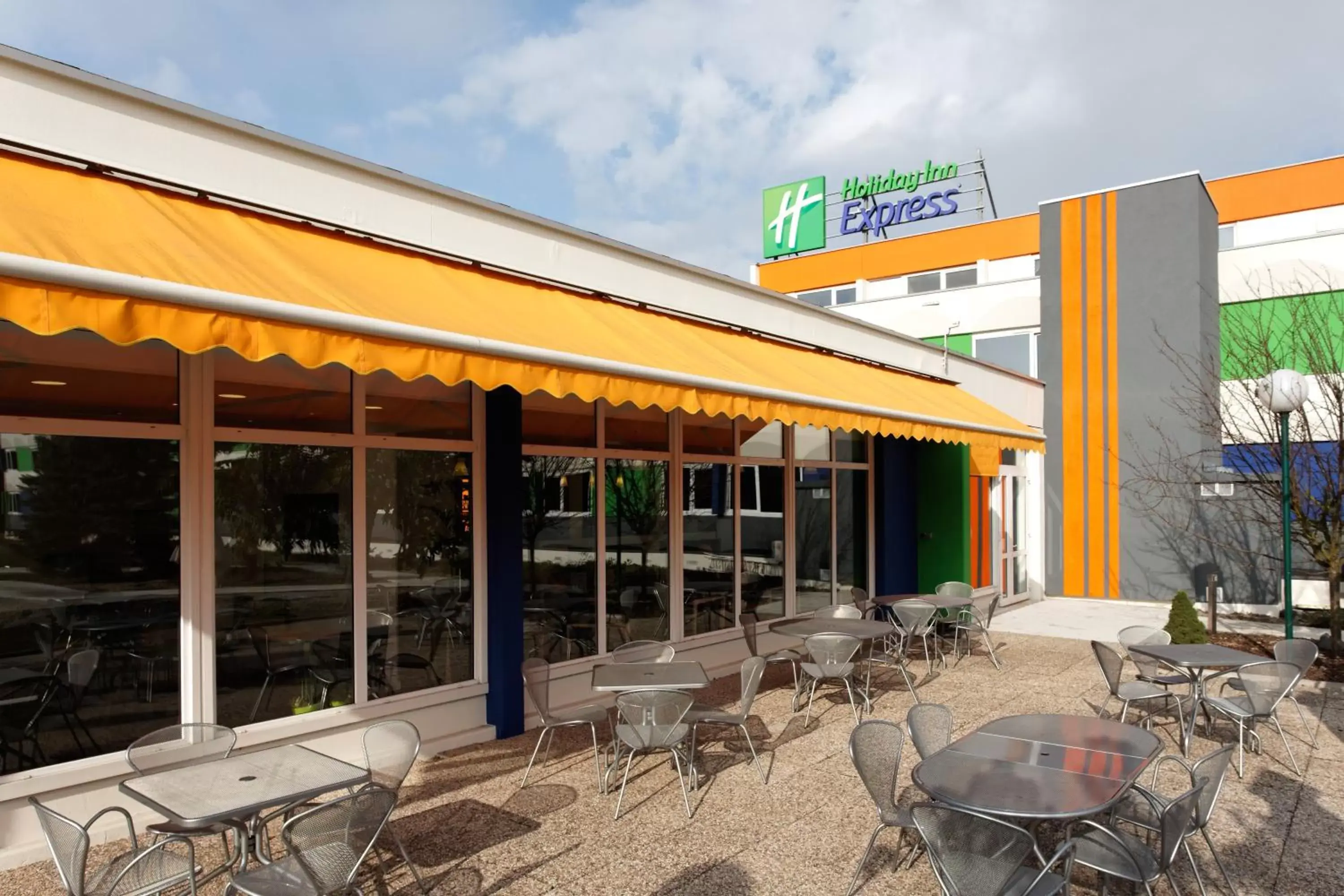 Property building in Holiday Inn Express Strasbourg - Sud, an IHG Hotel