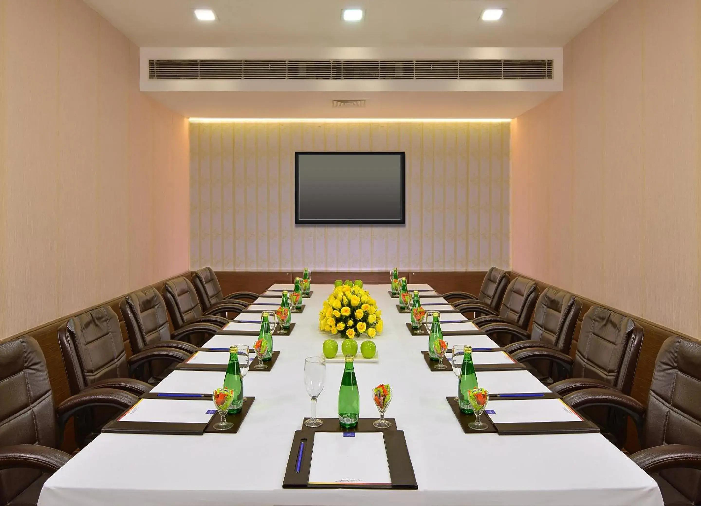 Meeting/conference room in Taurus Sarovar Portico