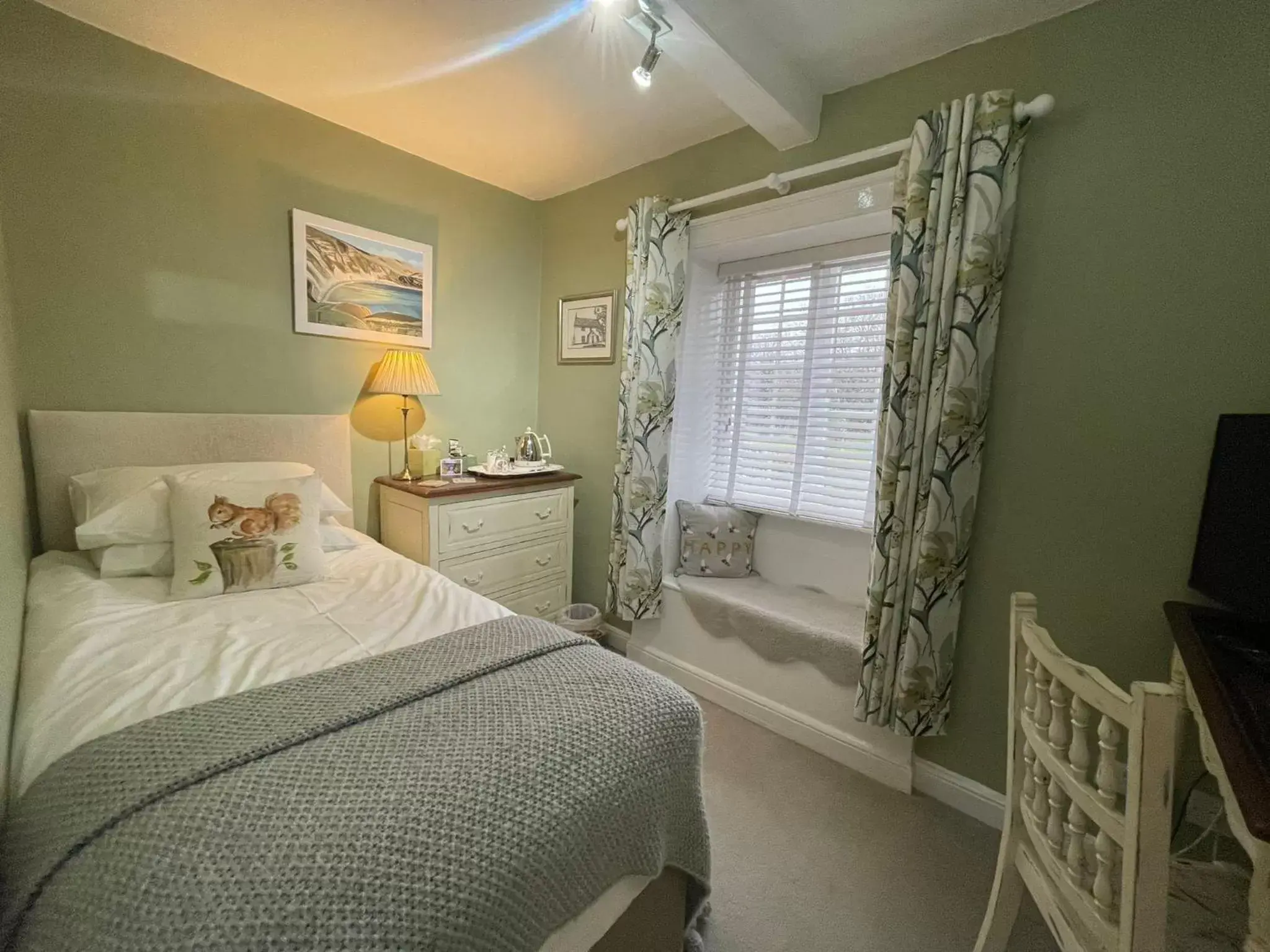 Bedroom, Bed in St Leonards Farmhouse