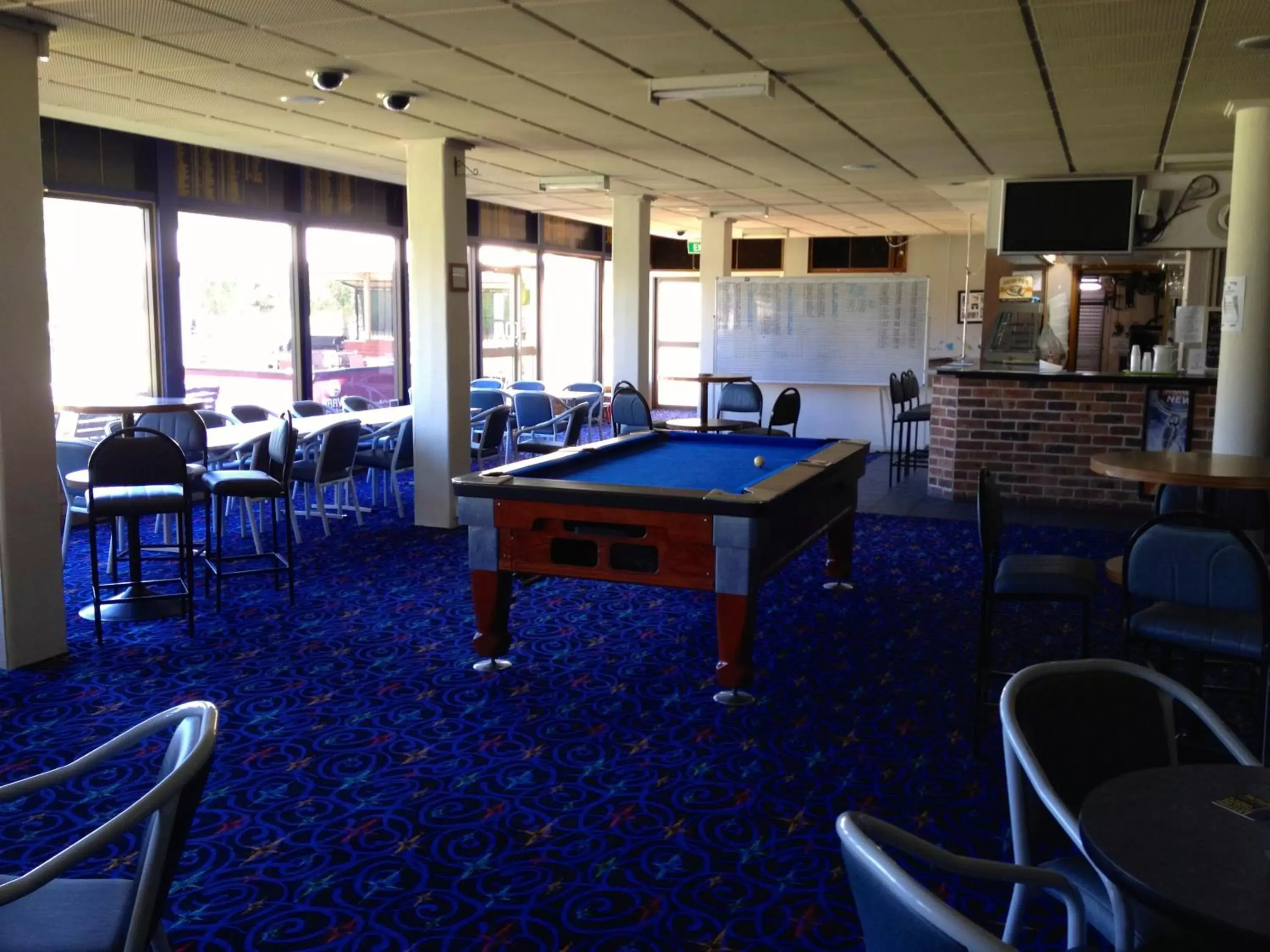 Lounge or bar, Billiards in Town & Country Motor Inn
