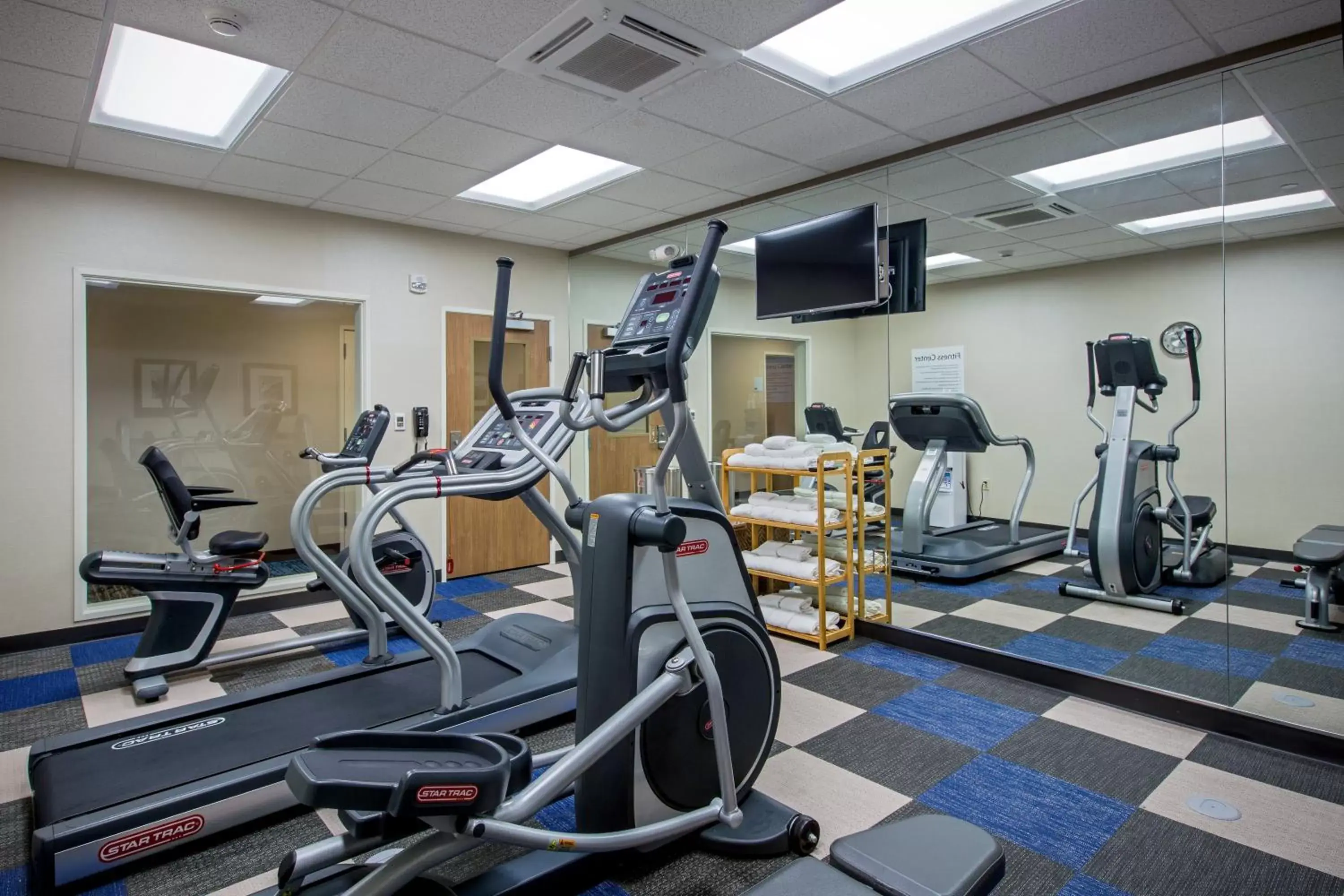 Fitness centre/facilities, Fitness Center/Facilities in Holiday Inn Express & Suites Kailua-Kona, an IHG Hotel