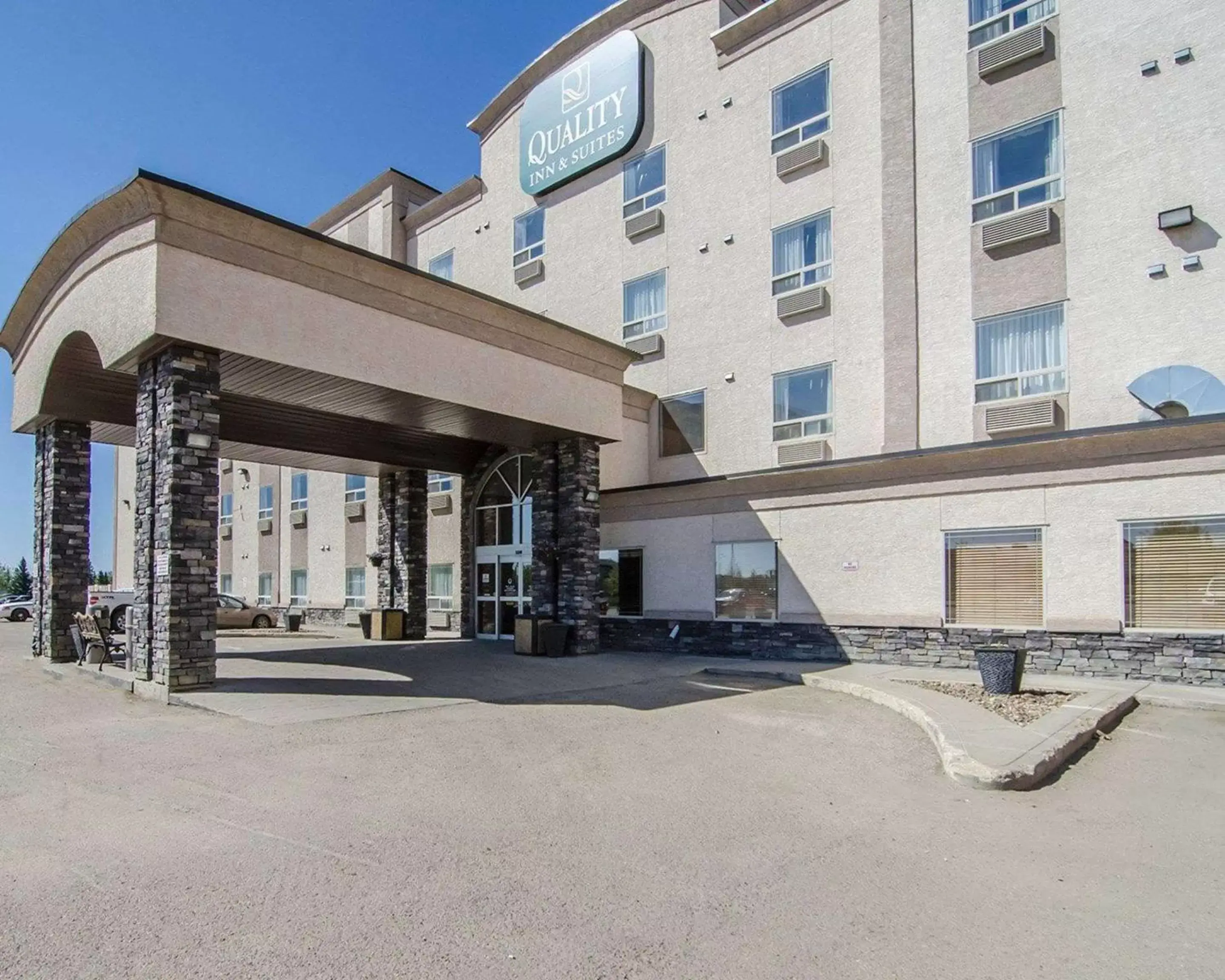 Property Building in Quality Inn & Suites Grand Prairie